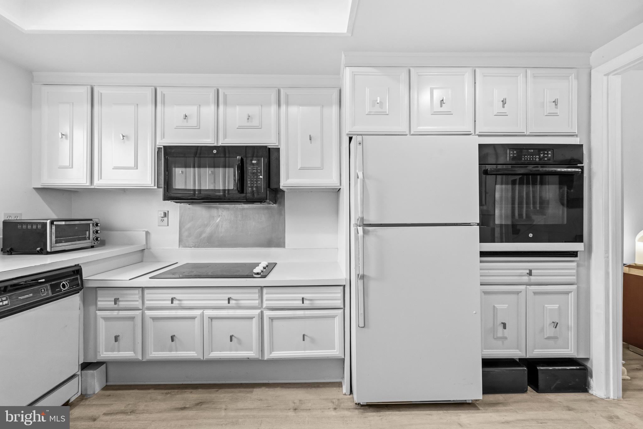 3590 GLENEAGLES DRIVE 32-F