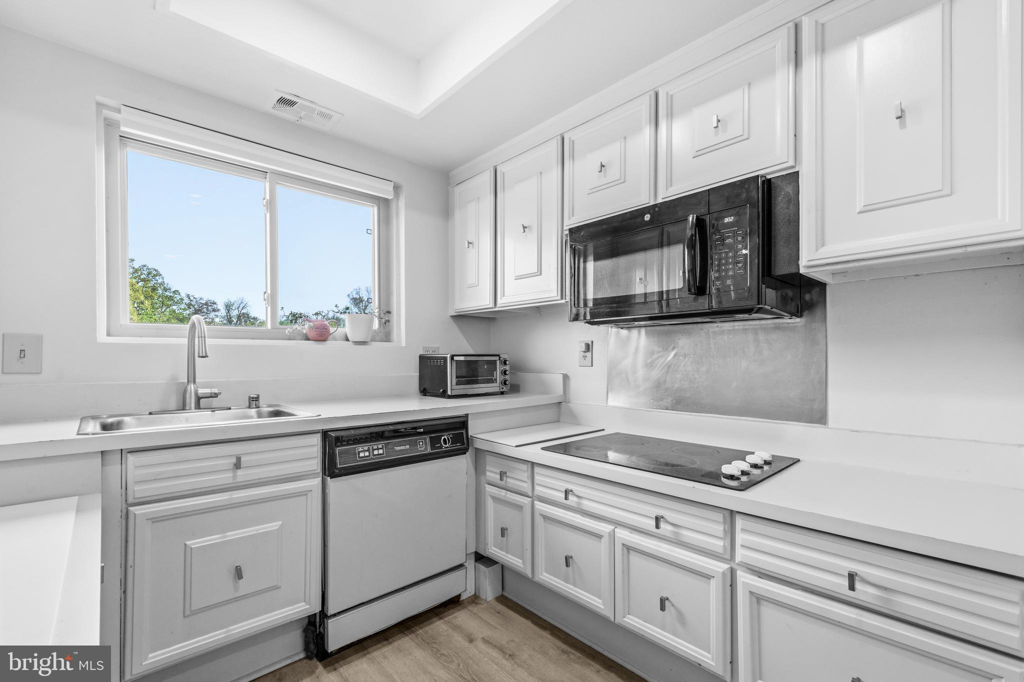 3590 GLENEAGLES DRIVE 32-F