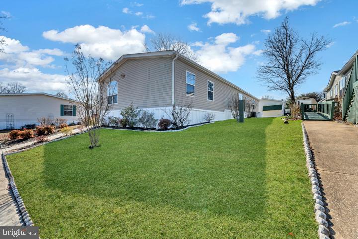 BRENTWOOD MANOR - Residential