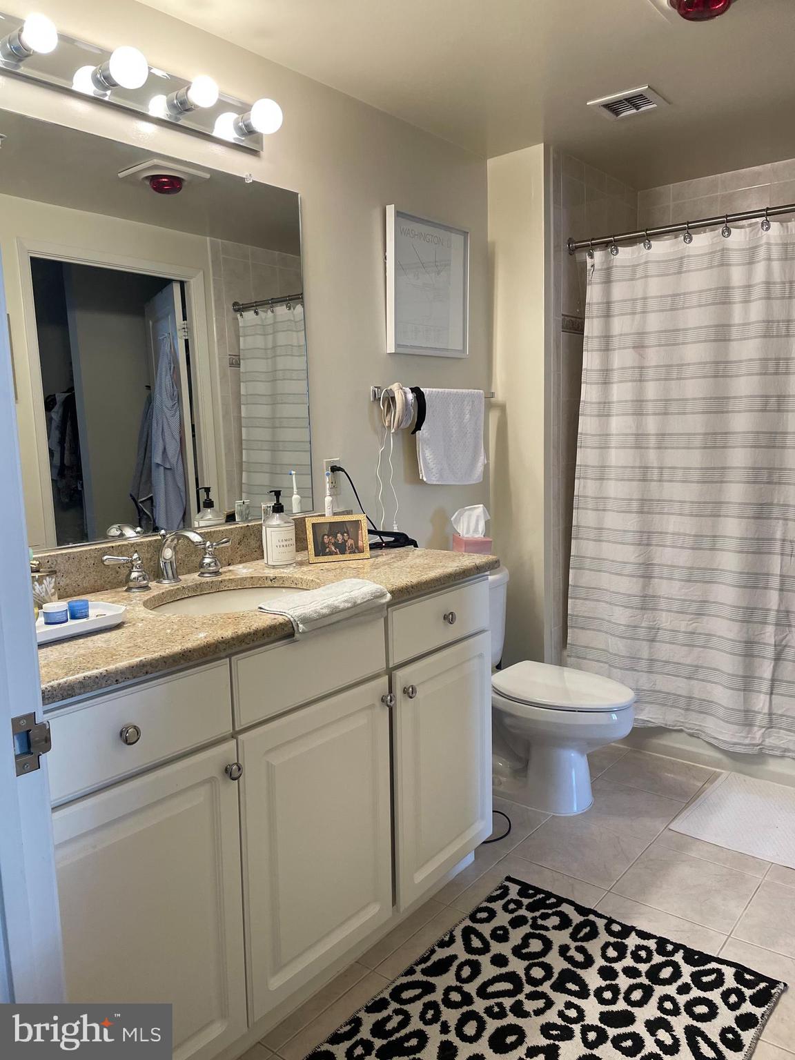 CRESCENT PLAZA - Residential Lease