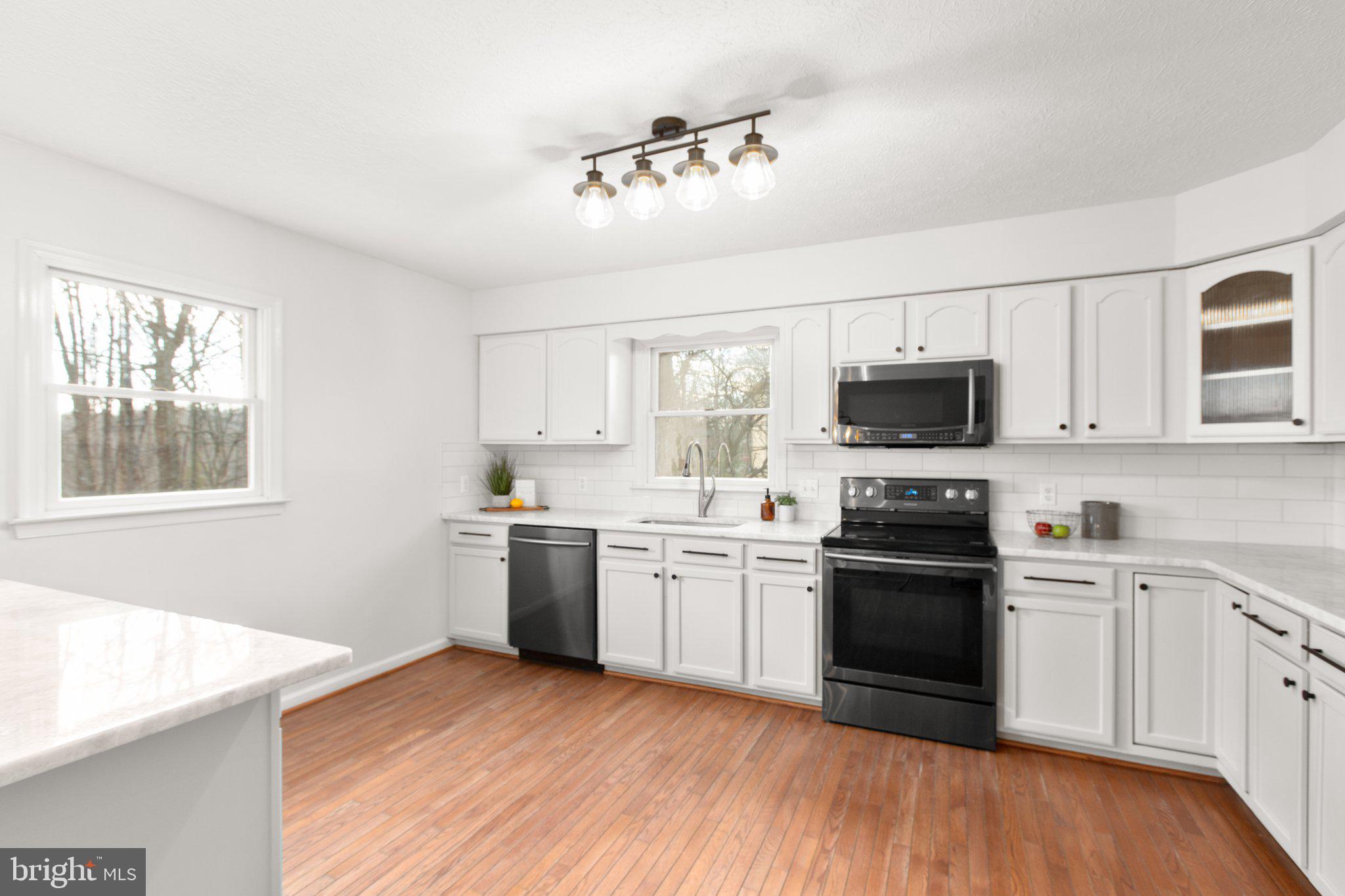 BAYVIEW ESTATES - Residential