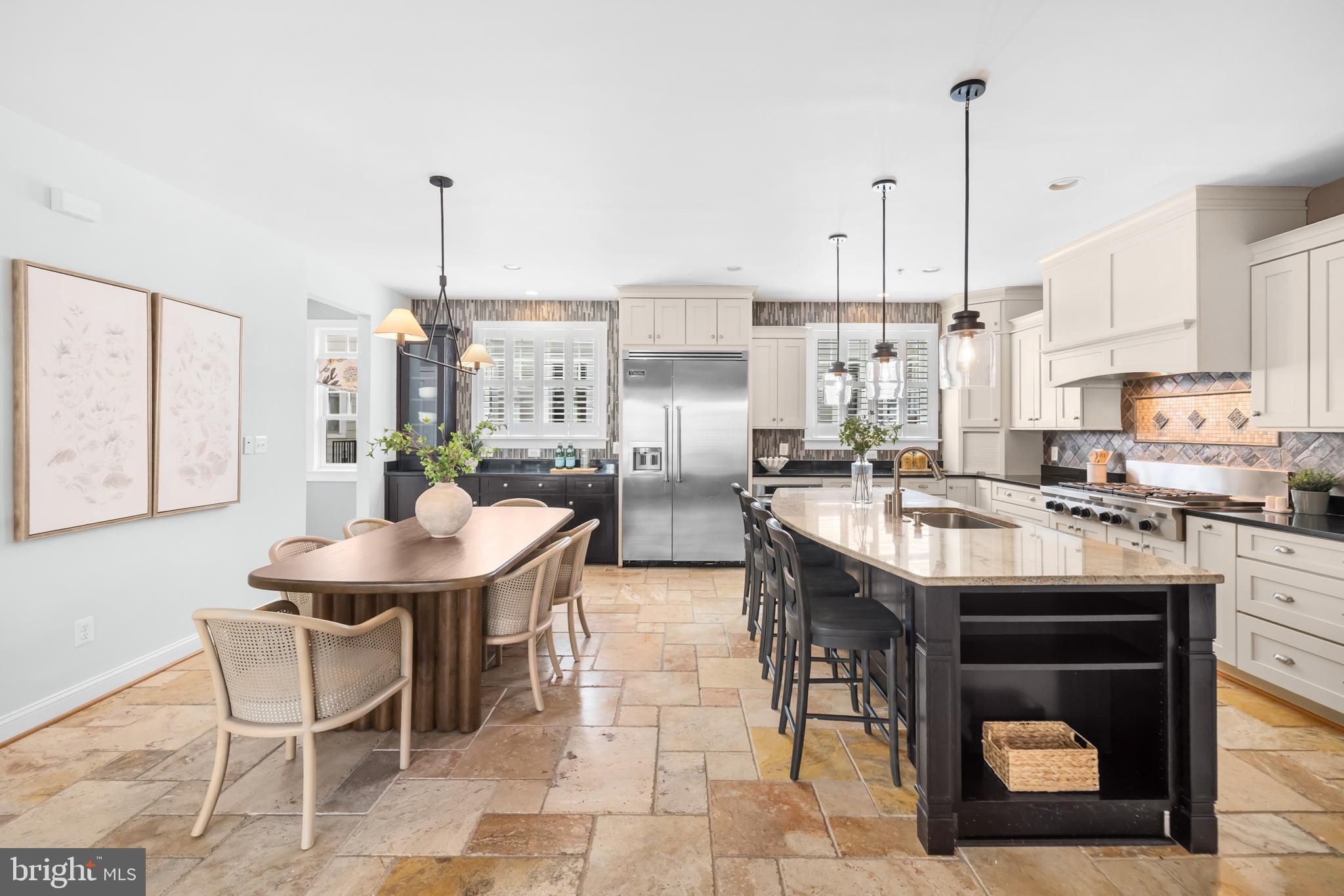 CLARK`S CORNER - Residential