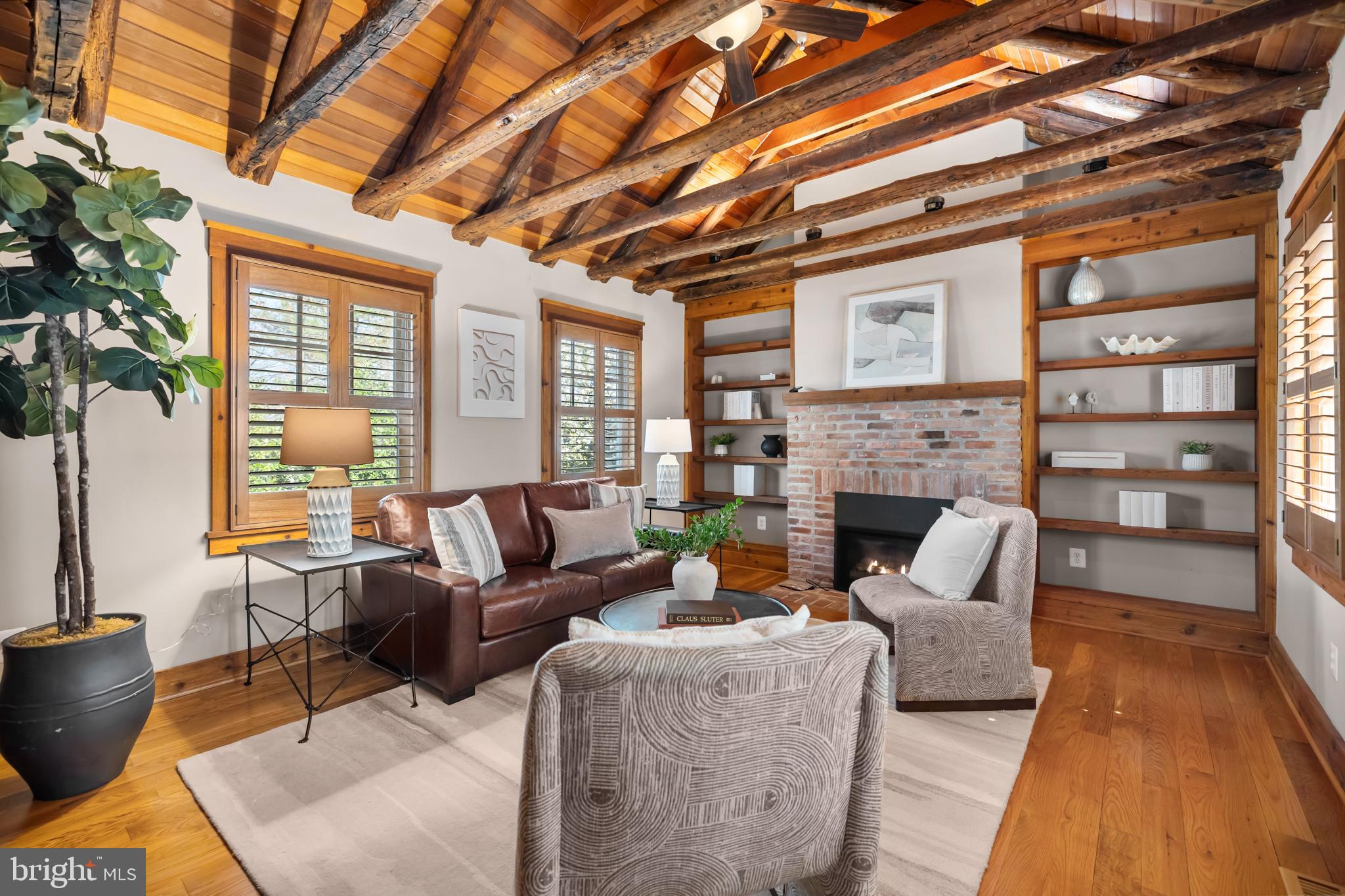 CLARK`S CORNER - Residential