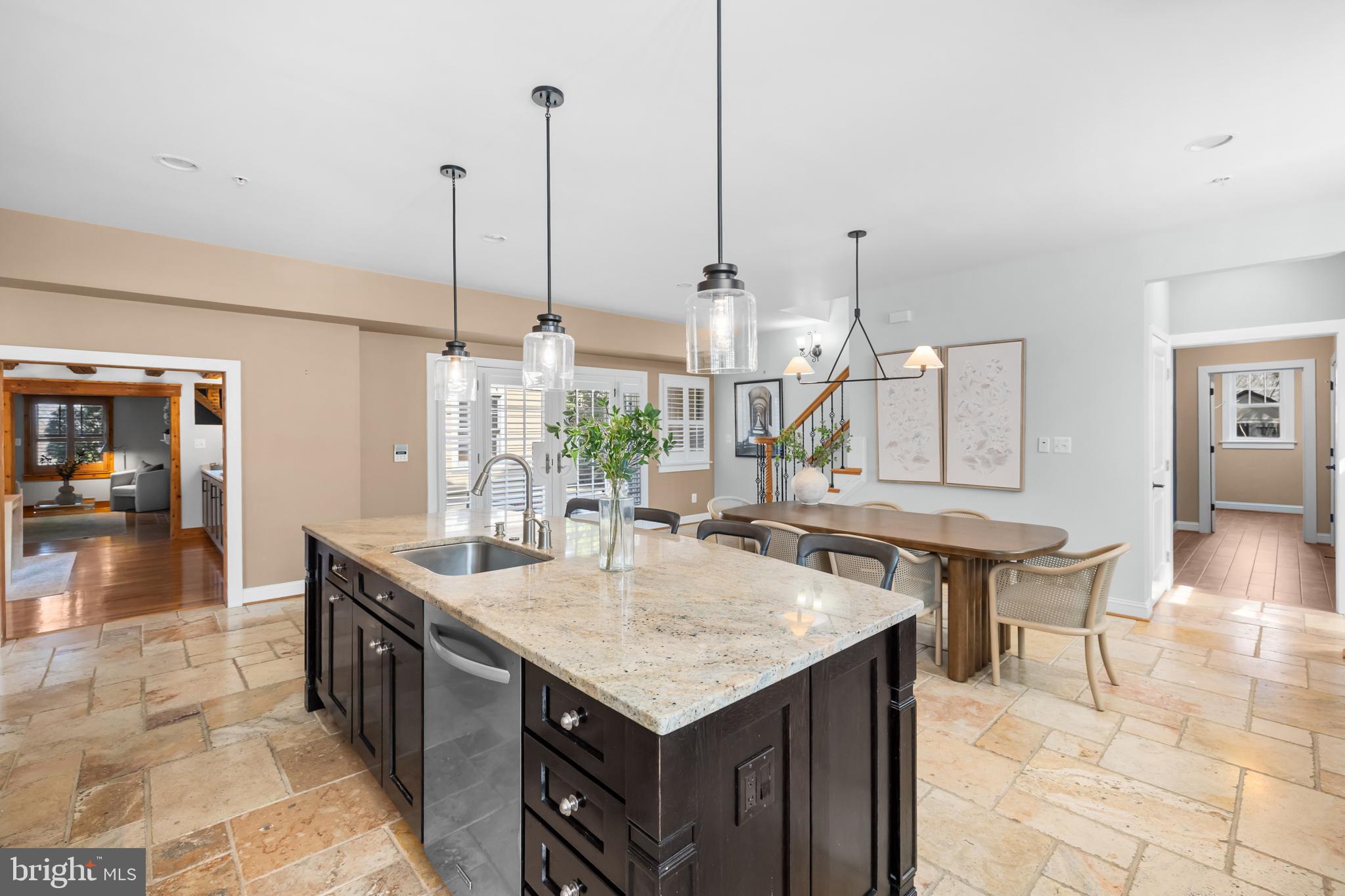 CLARK`S CORNER - Residential