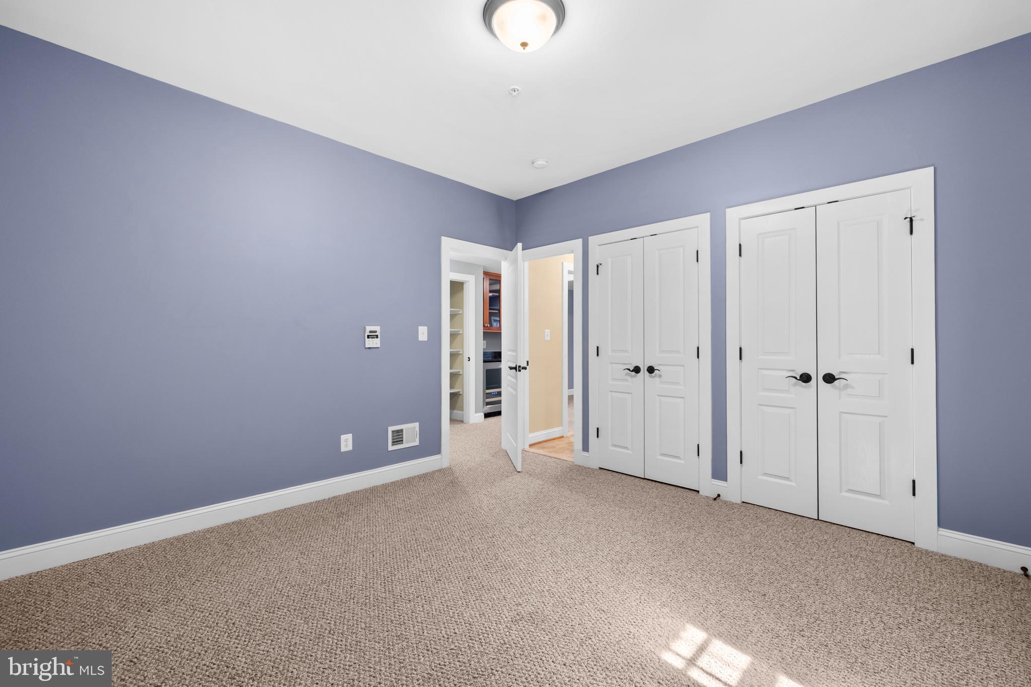 CLARK`S CORNER - Residential