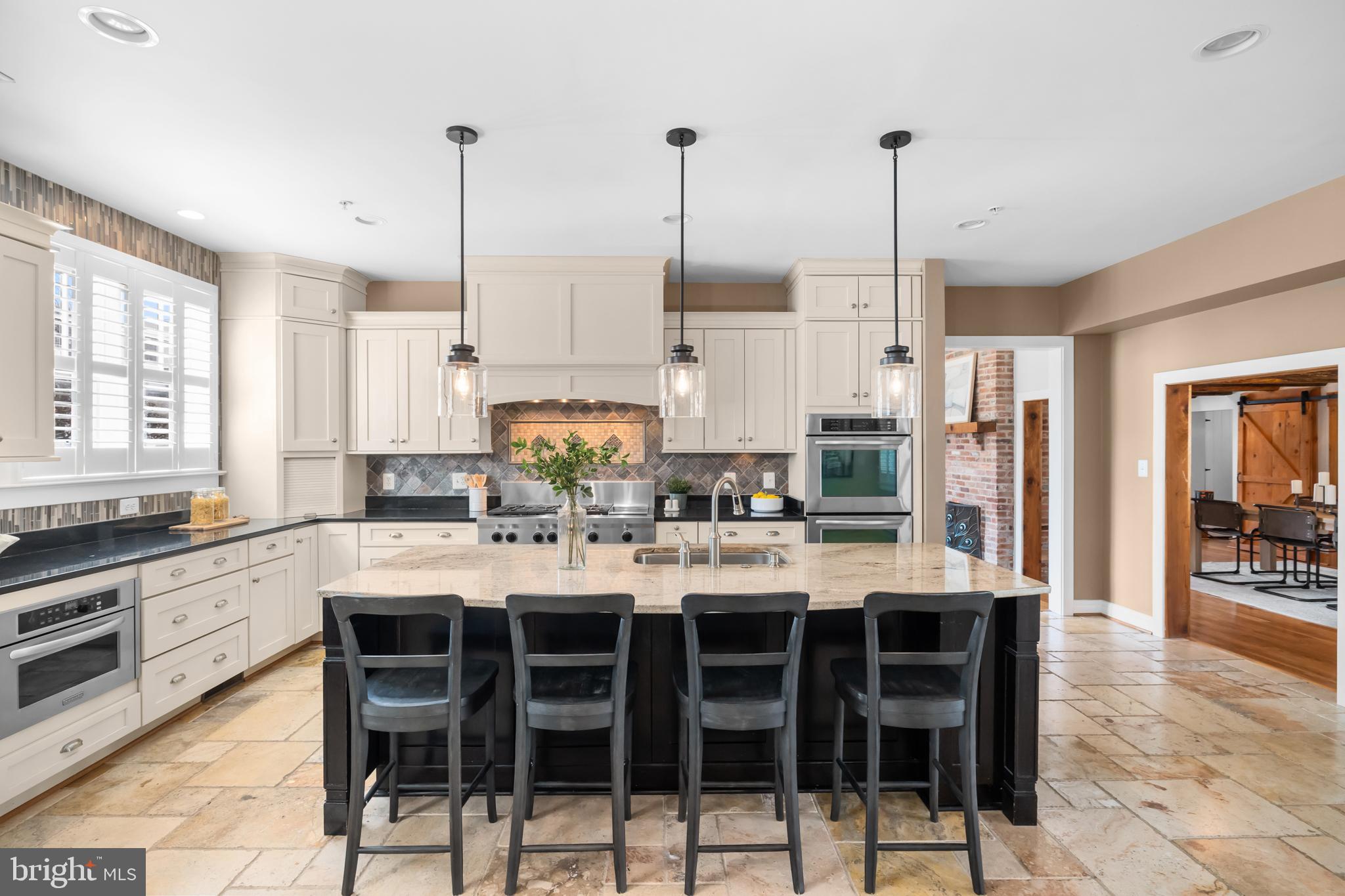 CLARK`S CORNER - Residential