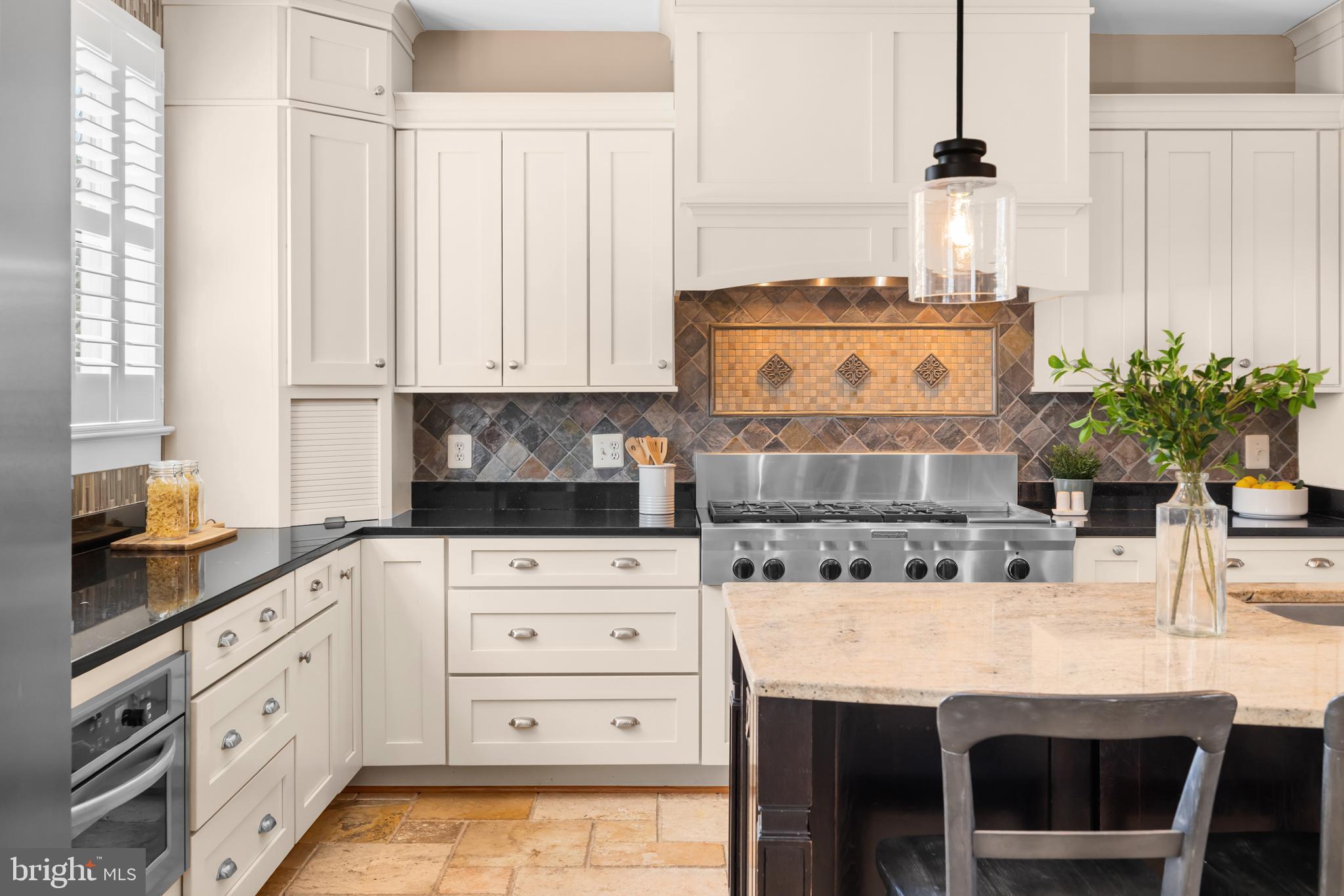 CLARK`S CORNER - Residential