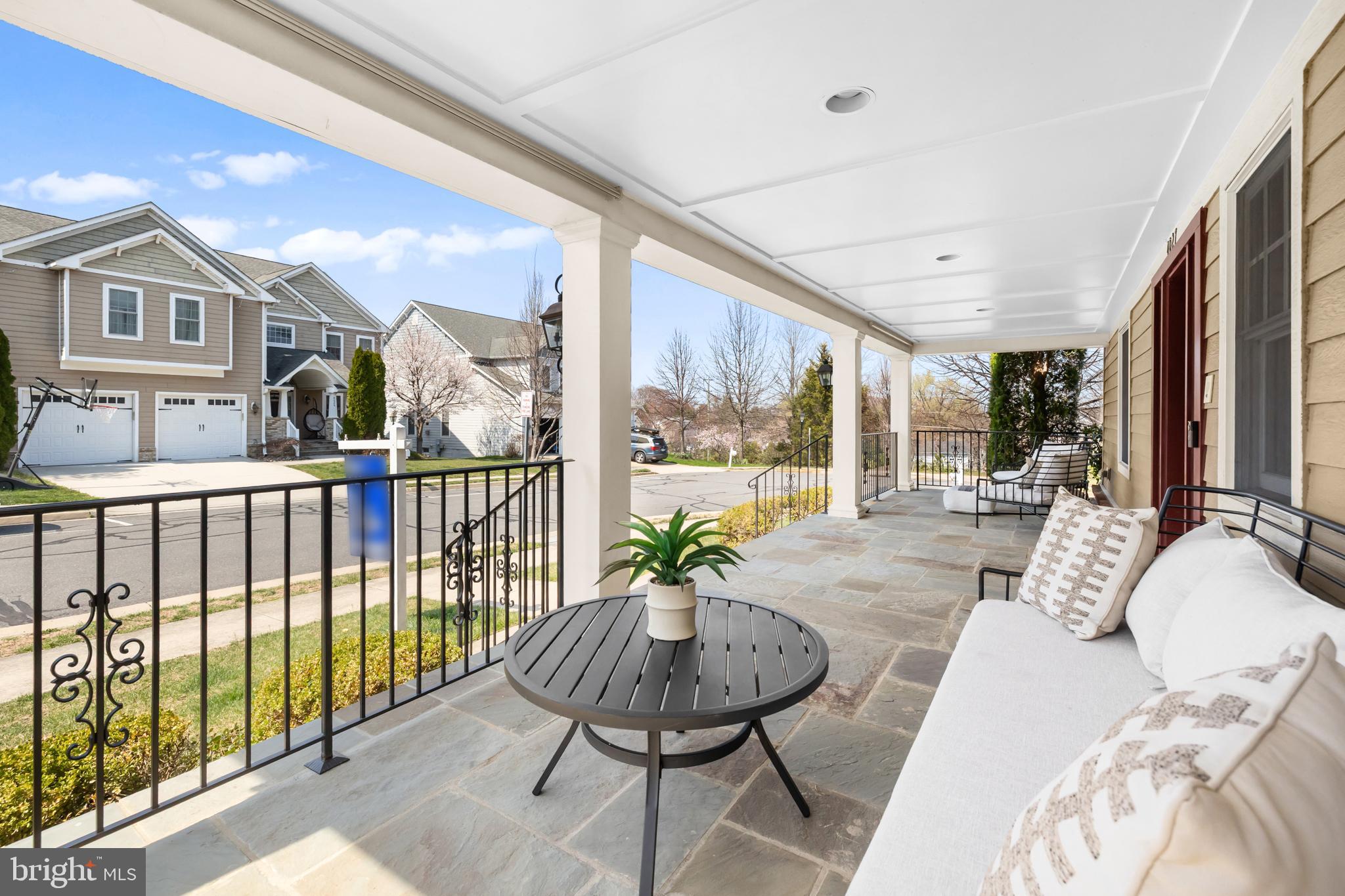 CLARK`S CORNER - Residential