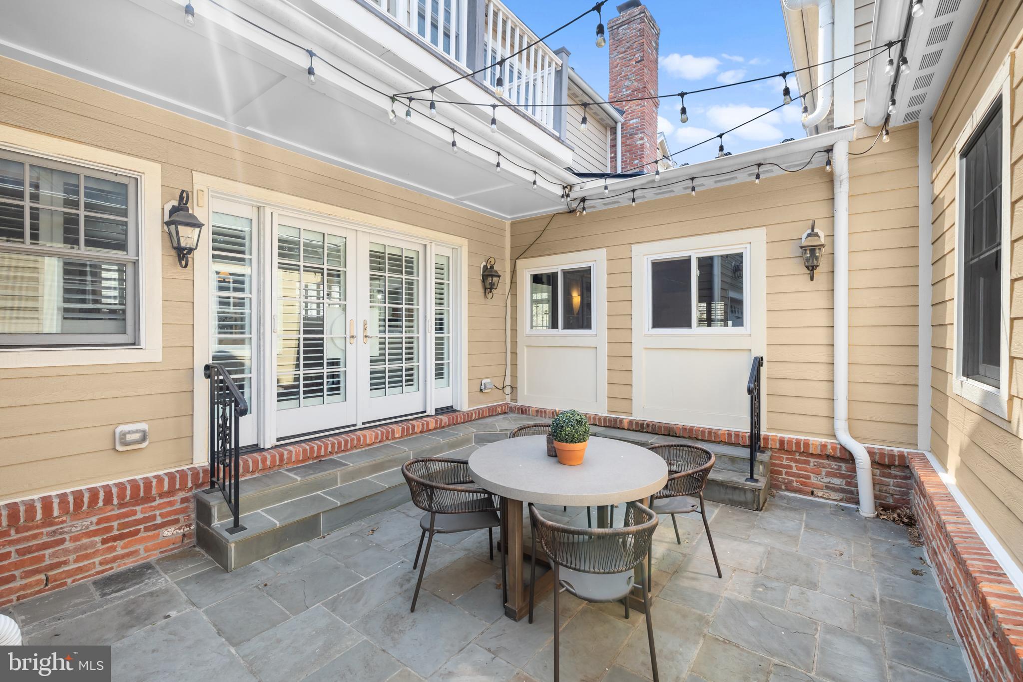 CLARK`S CORNER - Residential