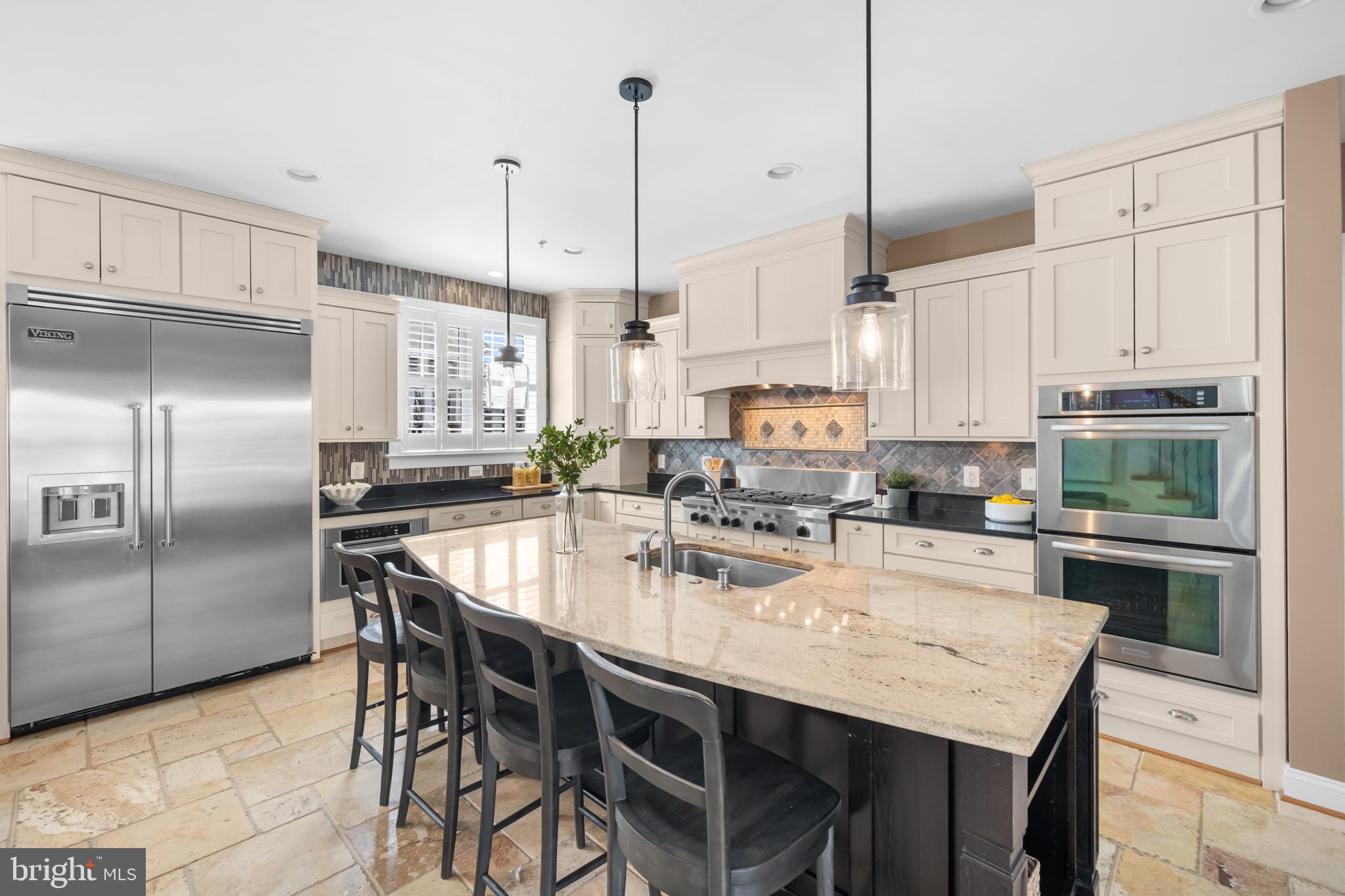 CLARK`S CORNER - Residential