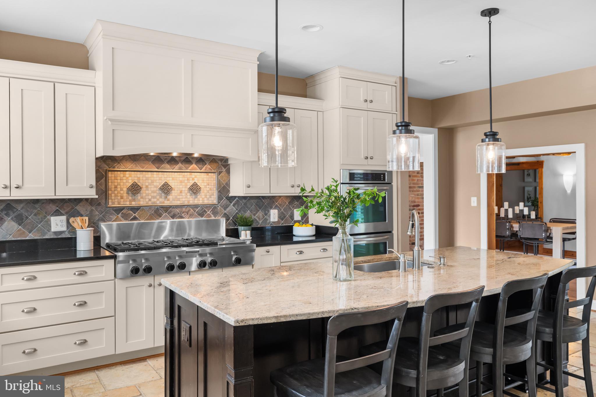 CLARK`S CORNER - Residential