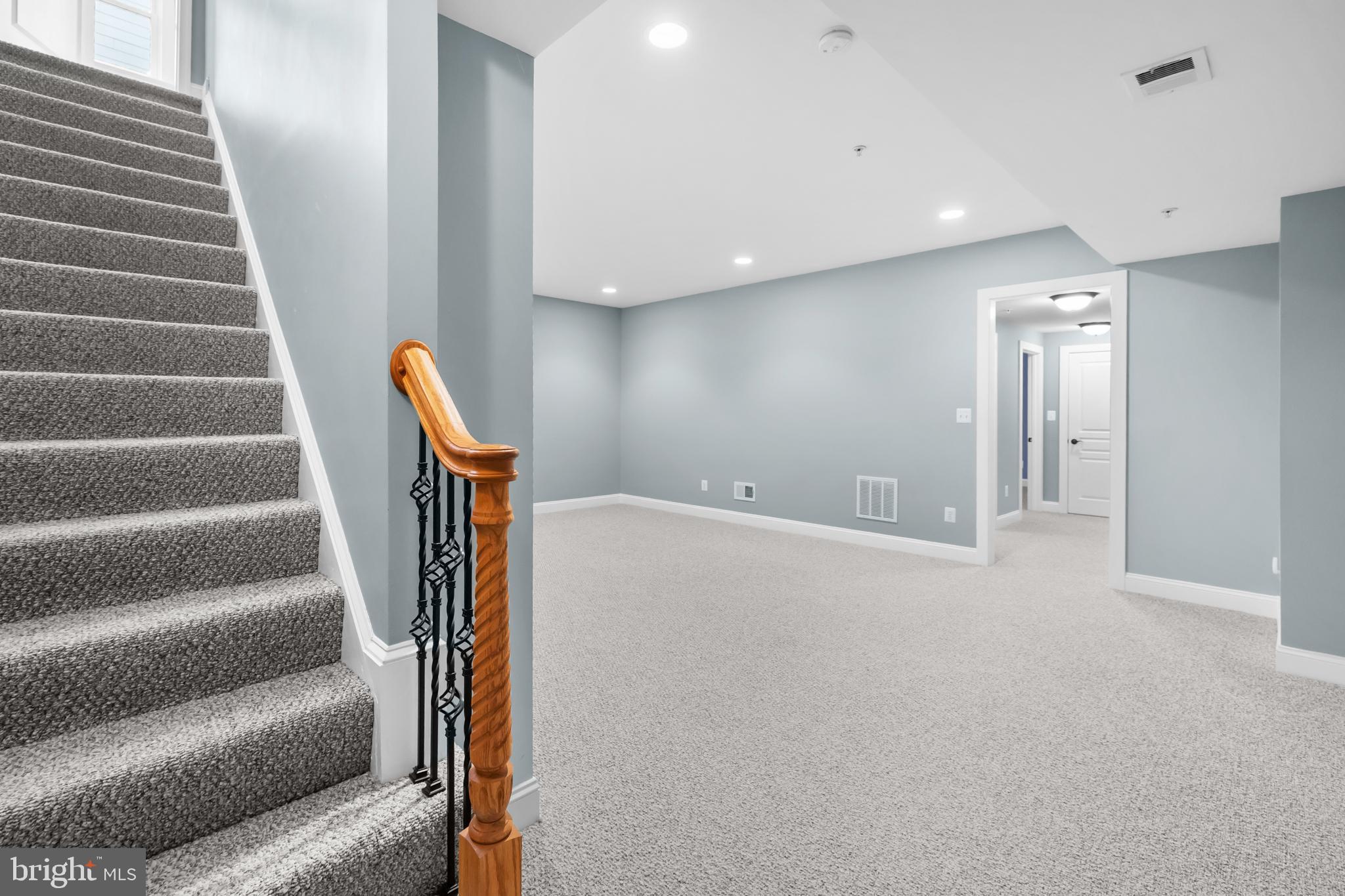 CLARK`S CORNER - Residential