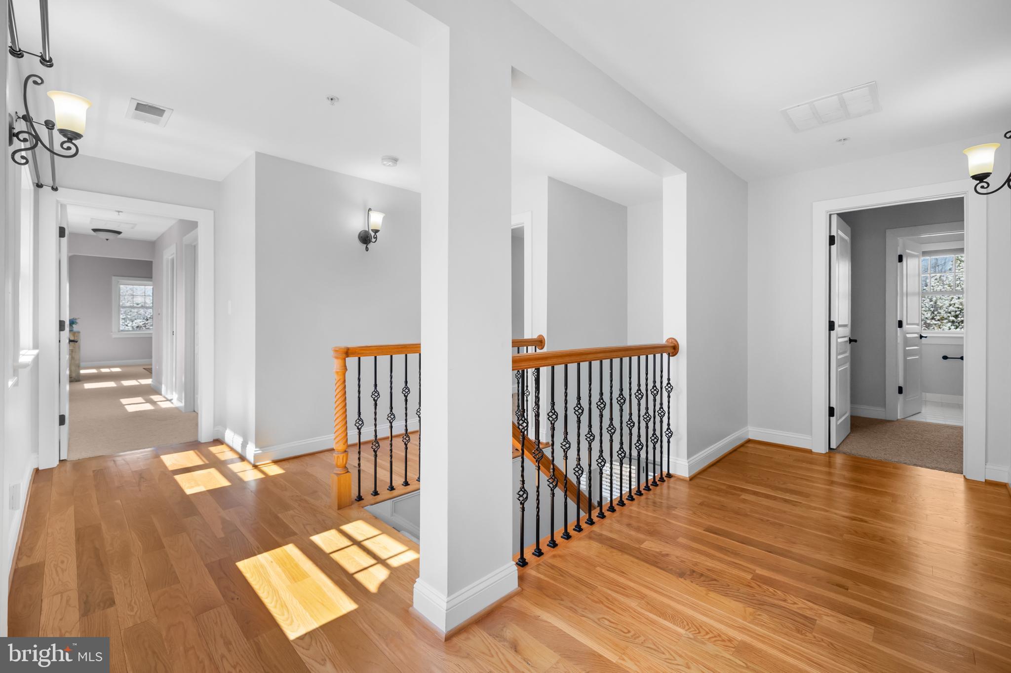 CLARK`S CORNER - Residential