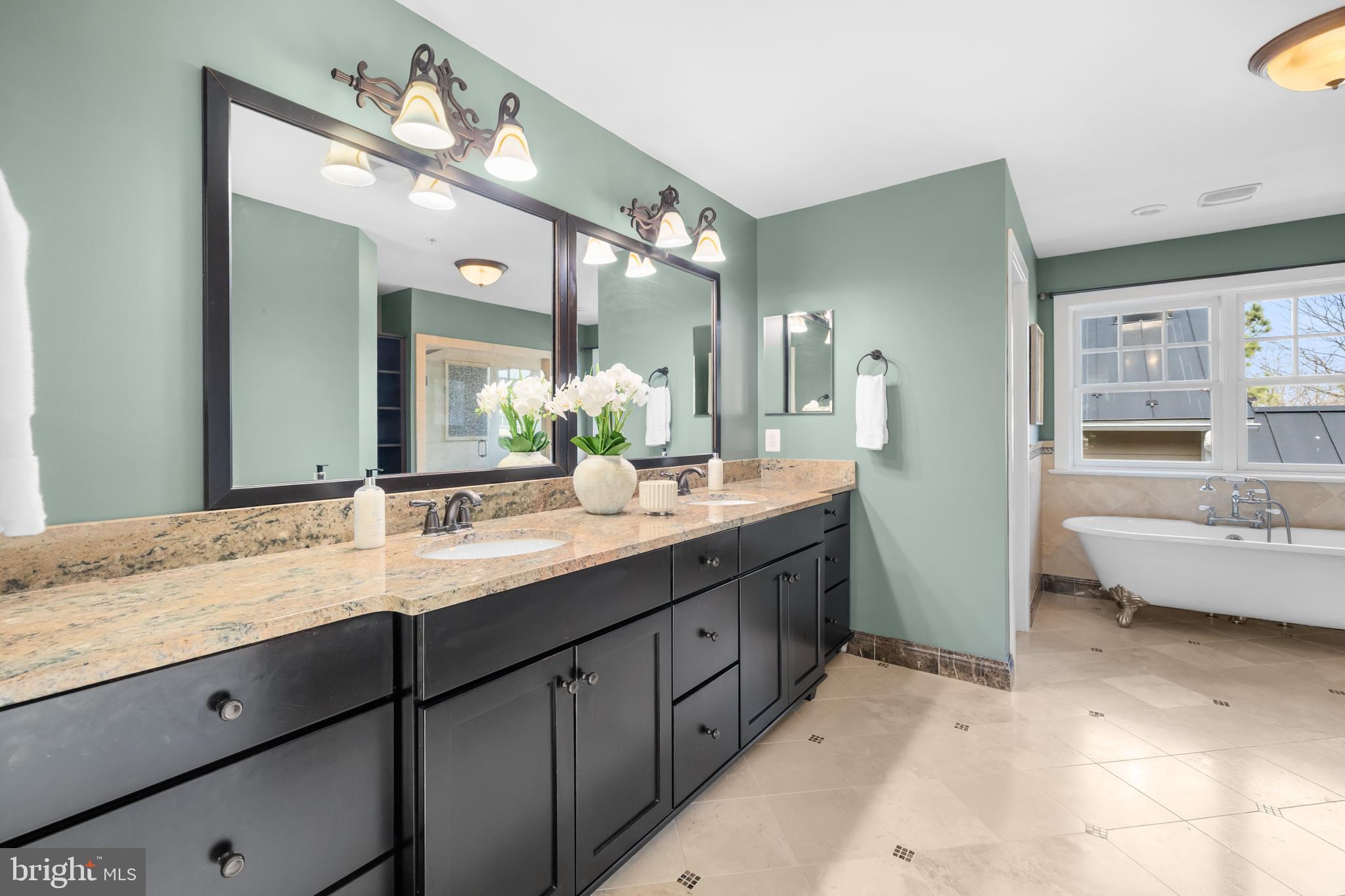 CLARK`S CORNER - Residential