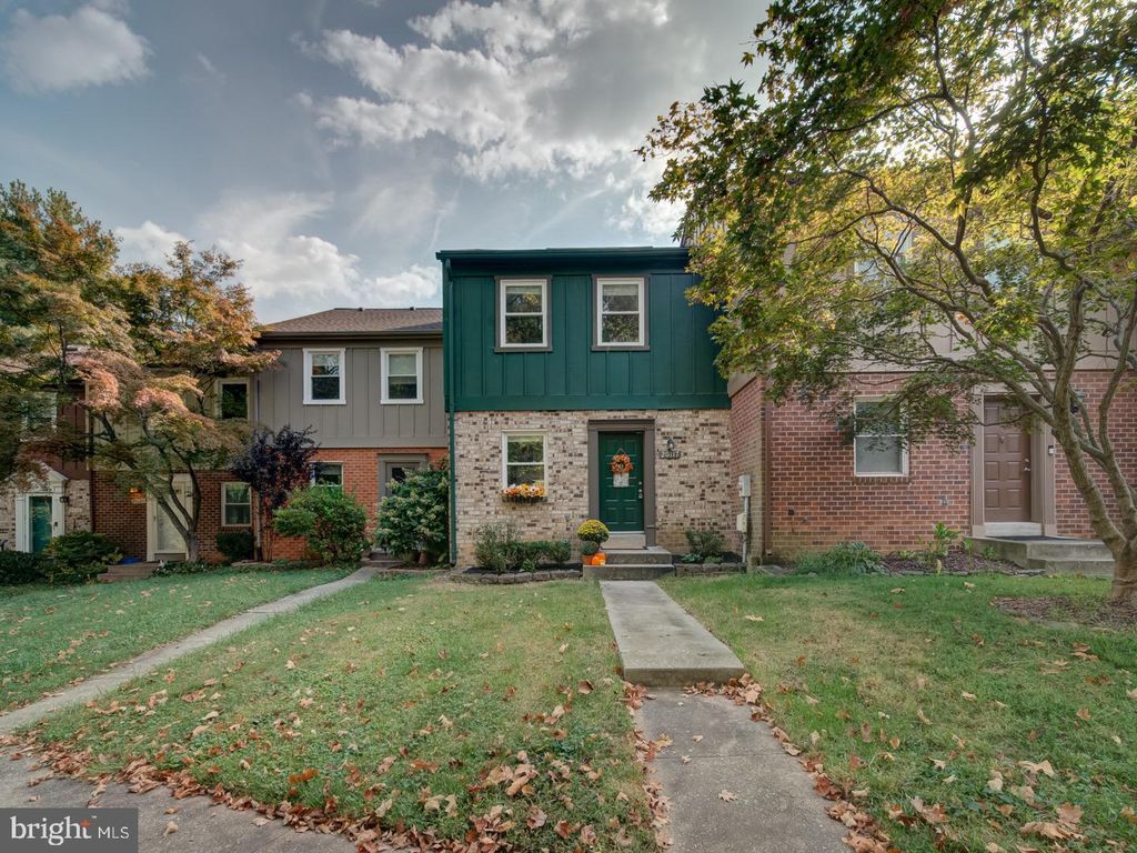 Photo of 20117 Laurel Hill Way, GERMANTOWN, MD 20874 (MLS # MDMC2205012)