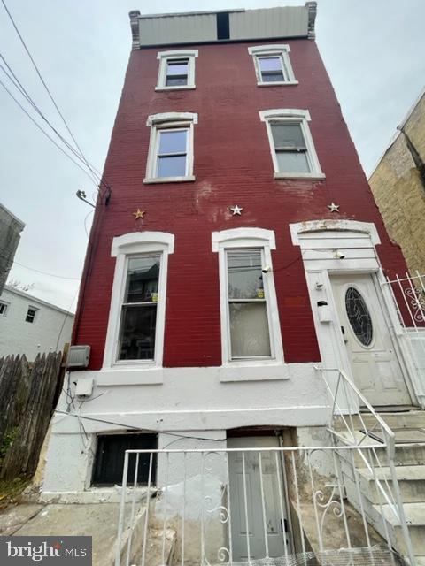 3 UNITS legally zoned, 1st flr 2br, 2nd, floor studio, 3rd floor 1 br demo work done and ready for rehab
property being sold as is where is.