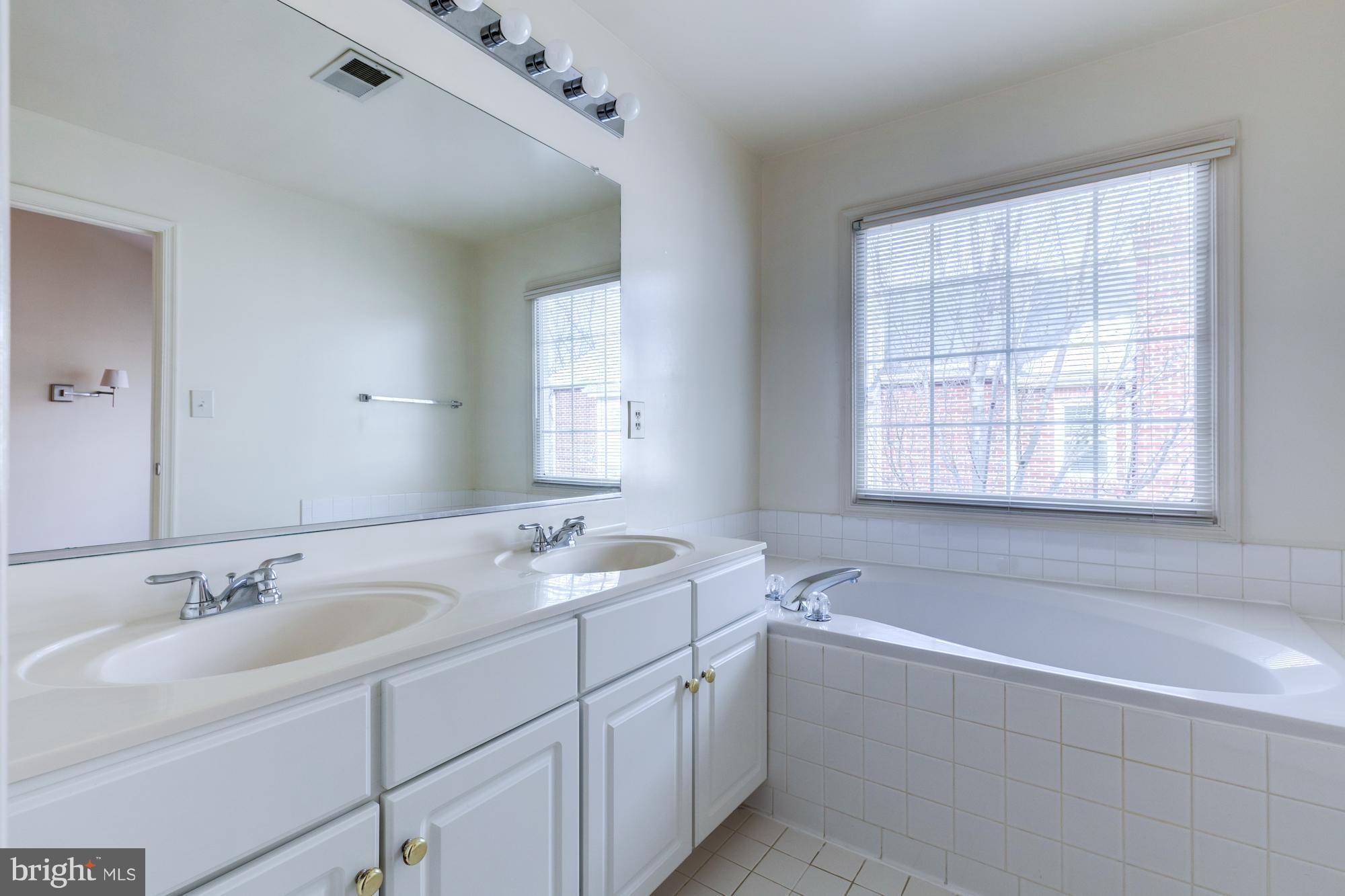 LENOX PLACE AT SUNNYSIDE - Residential Lease