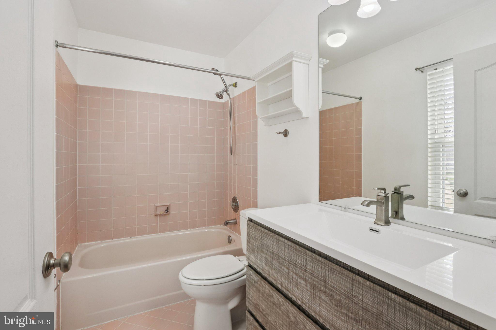 GWYNEDD POINTE - Residential