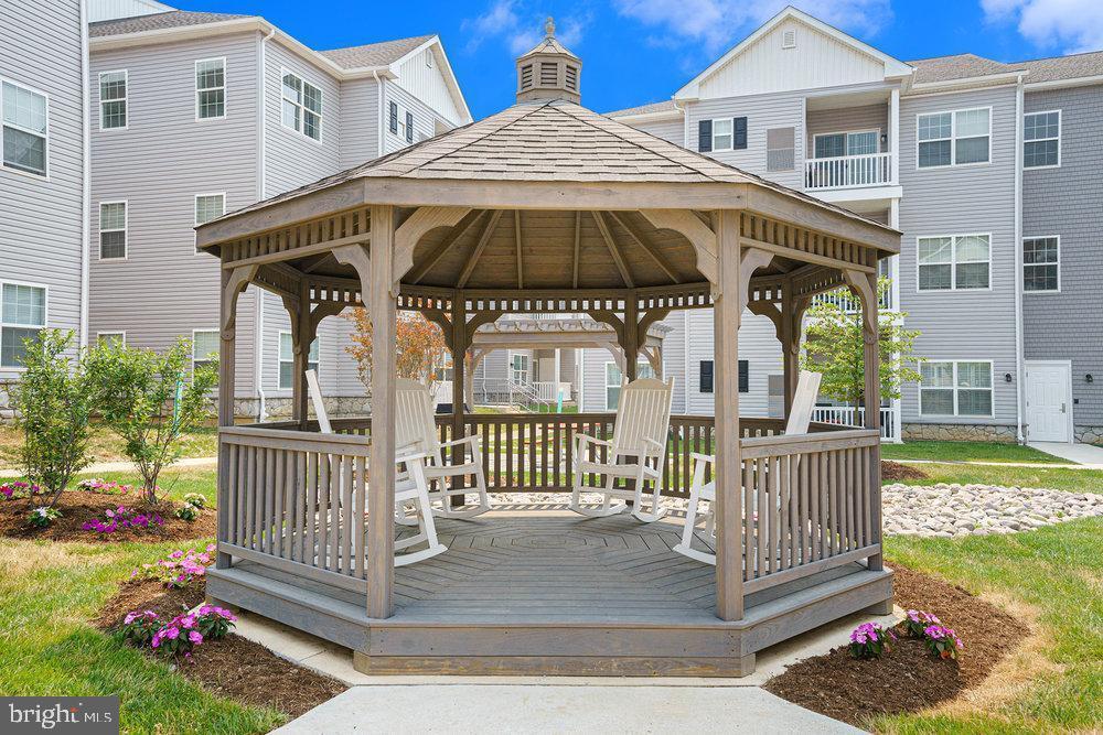 RESIDENCES AT BROOKHAVEN GLEN - Residential