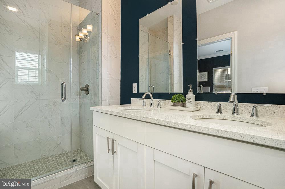 RESIDENCES AT BROOKHAVEN GLEN - Residential