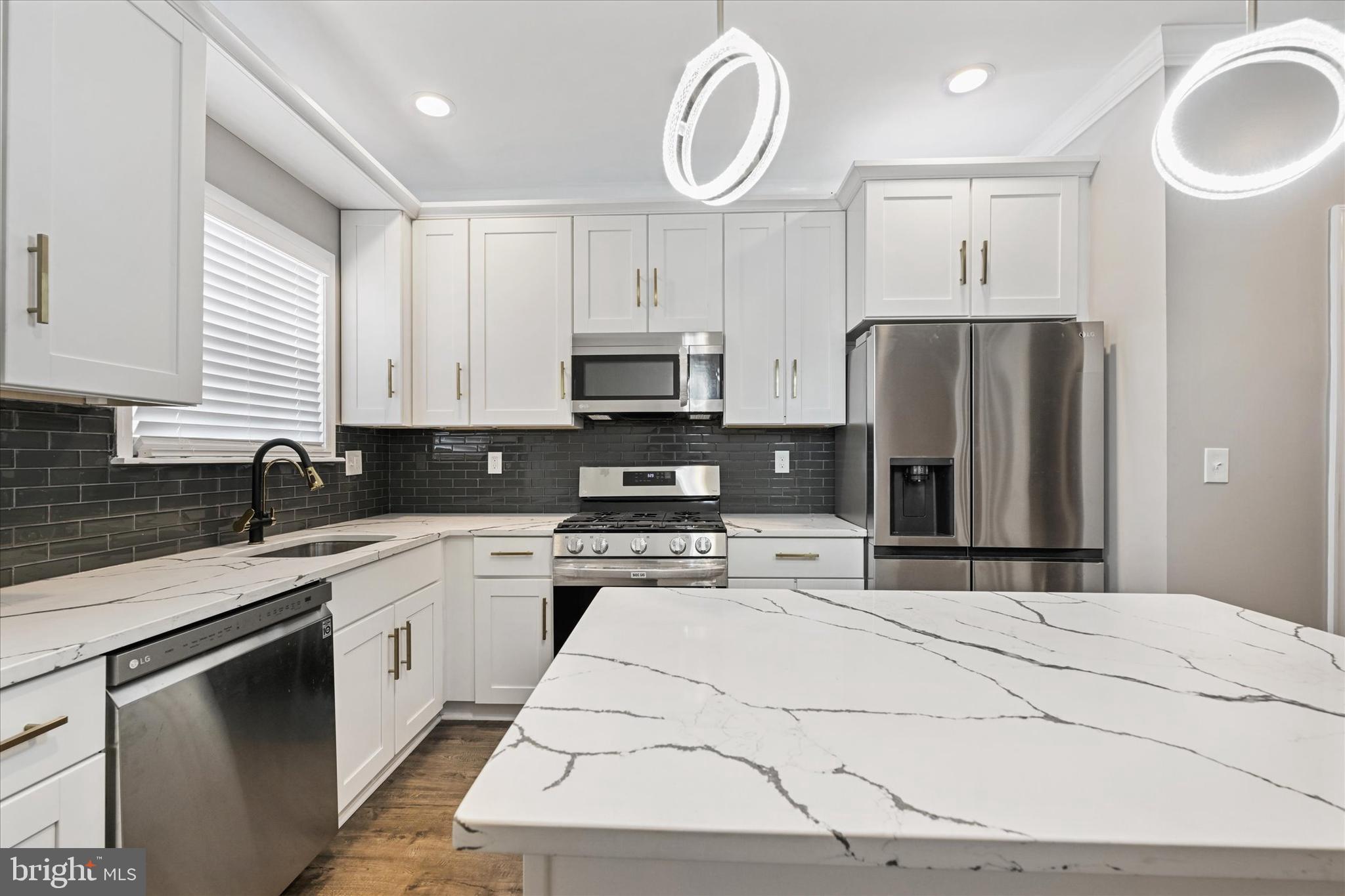 HIGHLANDTOWN - Residential