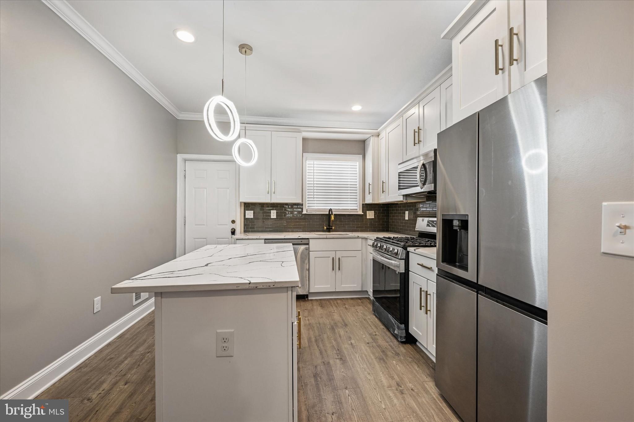 HIGHLANDTOWN - Residential