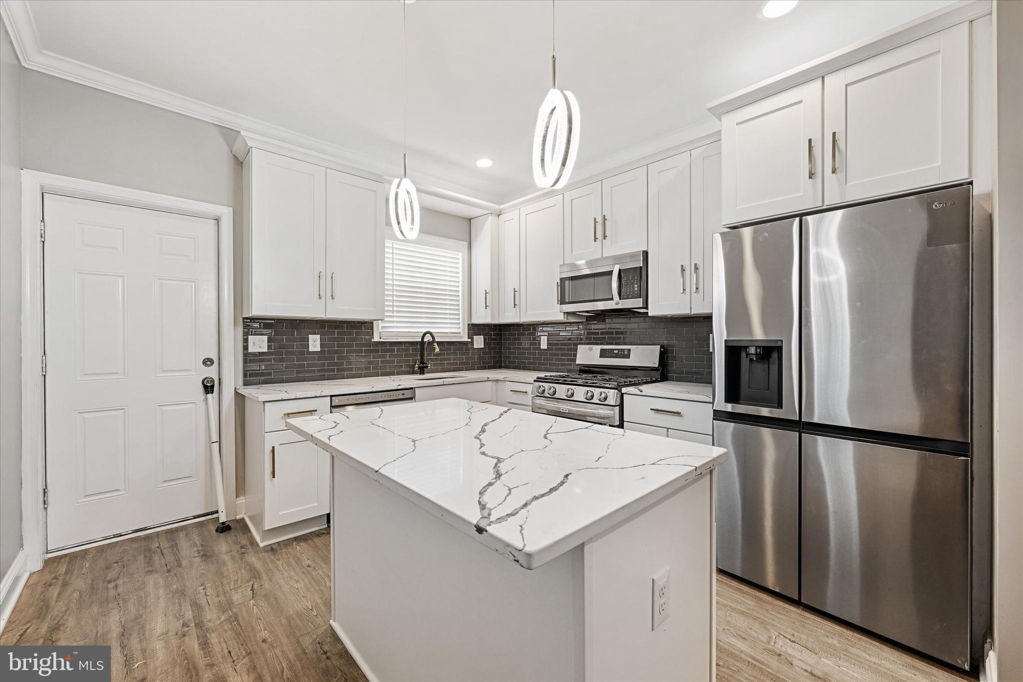 HIGHLANDTOWN - Residential