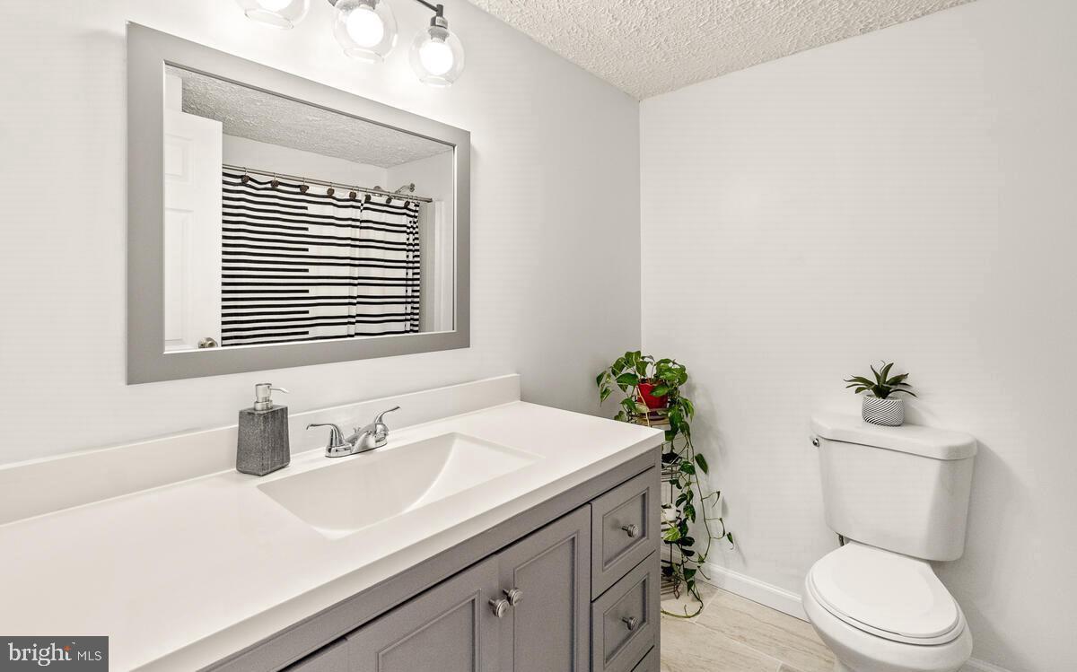 WATKINS MEADOWS - Residential Lease