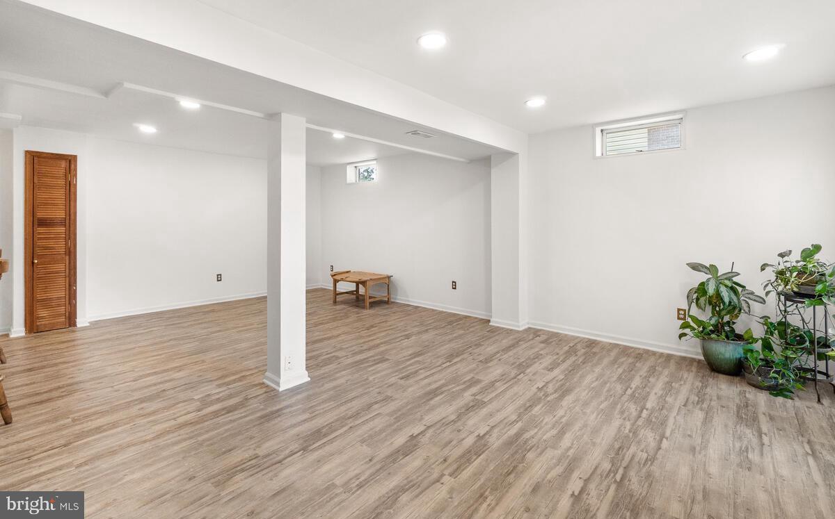 WATKINS MEADOWS - Residential Lease