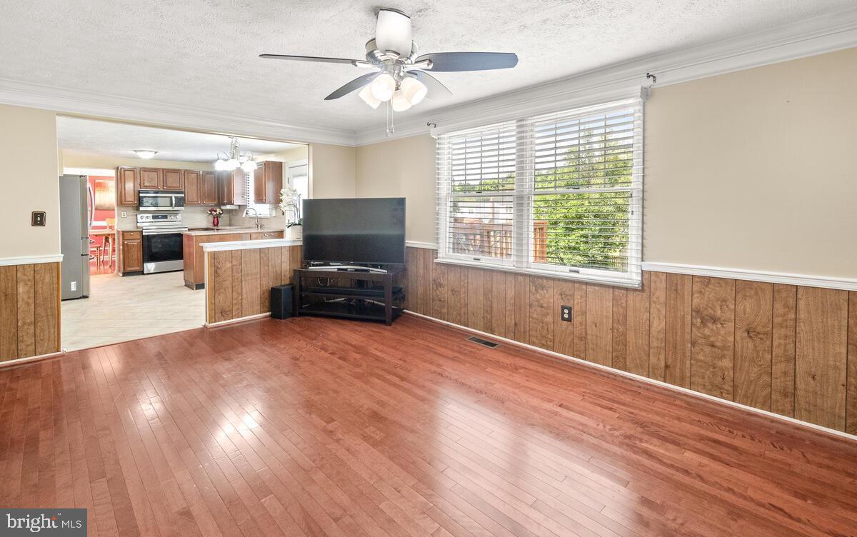 WATKINS MEADOWS - Residential Lease