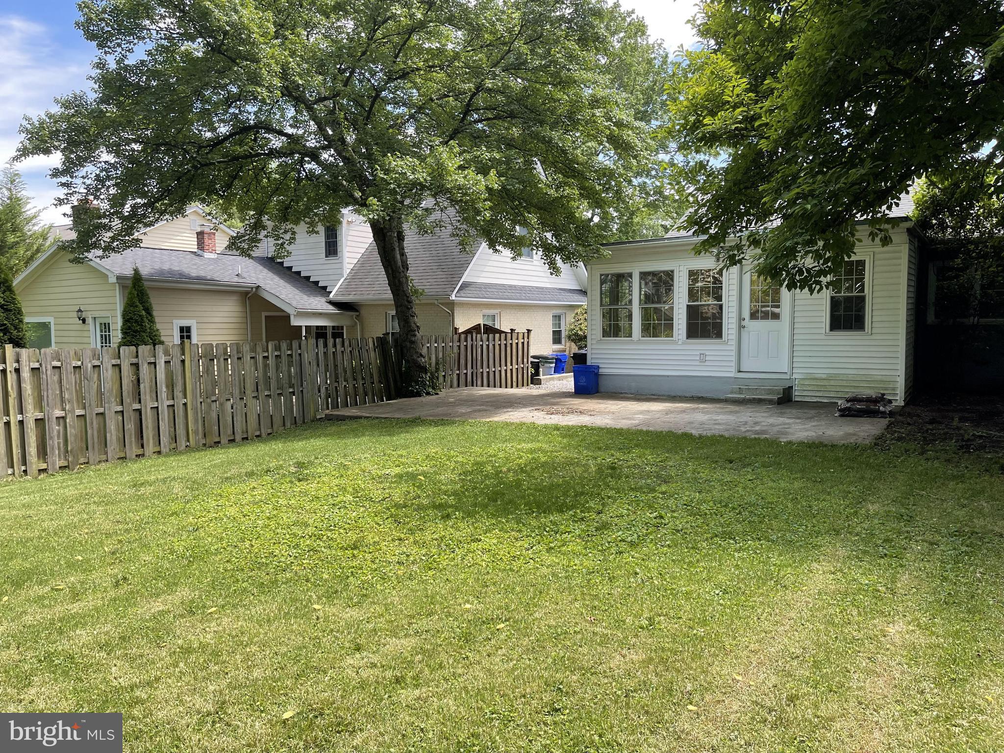 ALTA VISTA GARDENS - Residential Lease