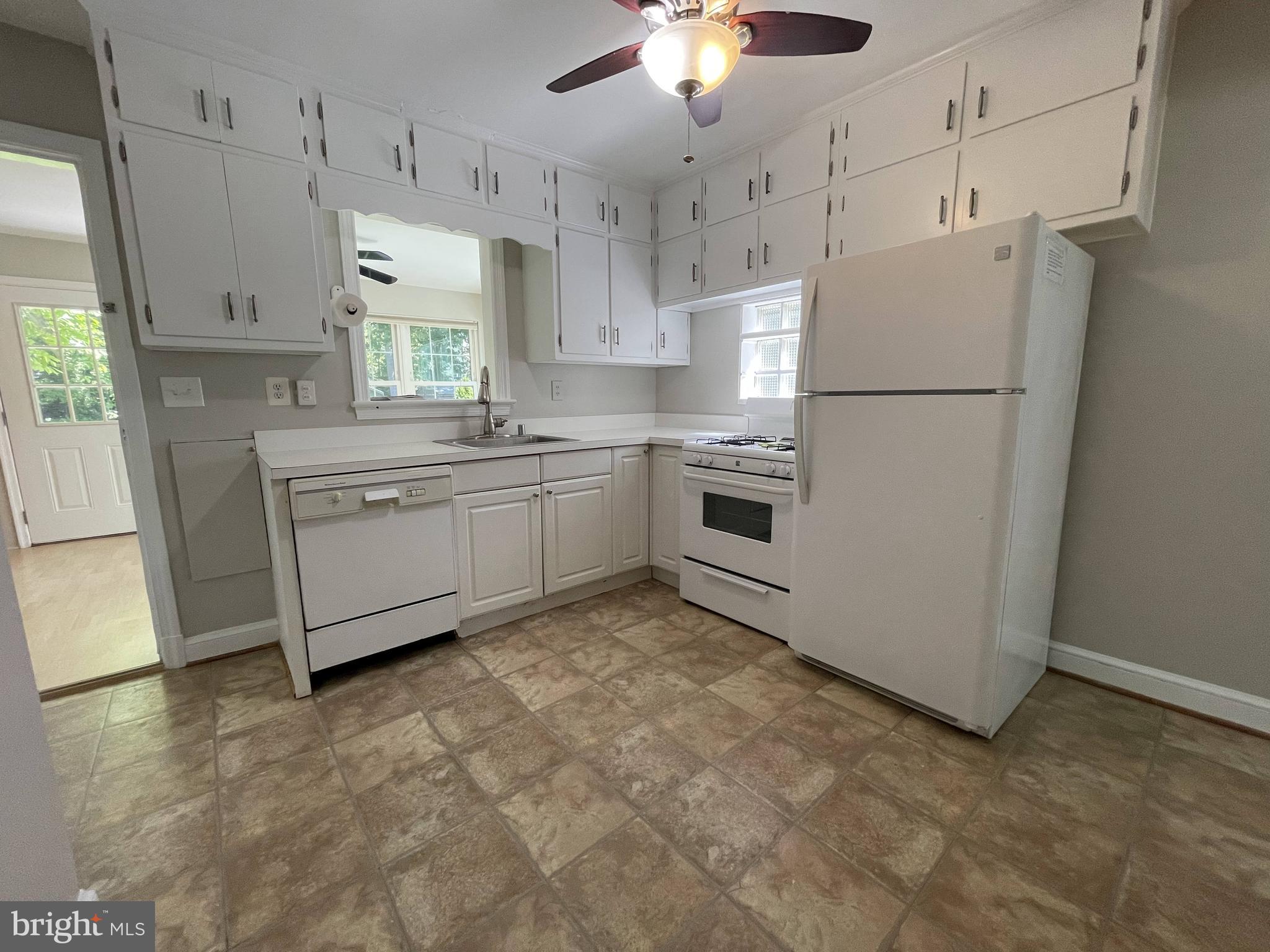 ALTA VISTA GARDENS - Residential Lease