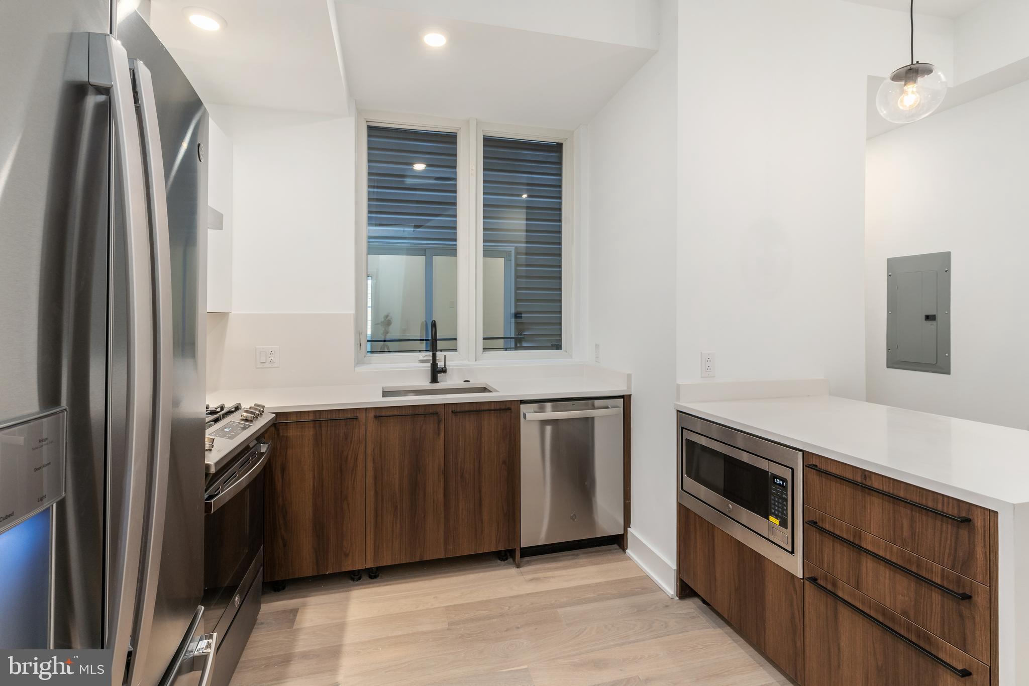 GRADUATE HOSPITAL - Residential Lease