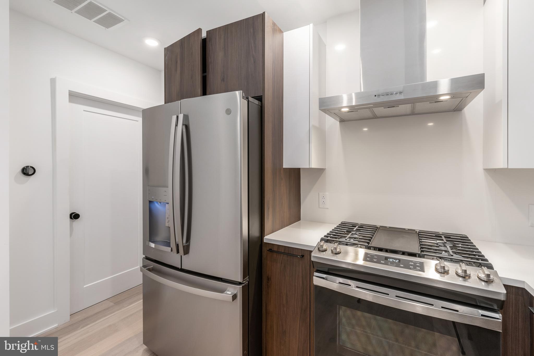 GRADUATE HOSPITAL - Residential Lease