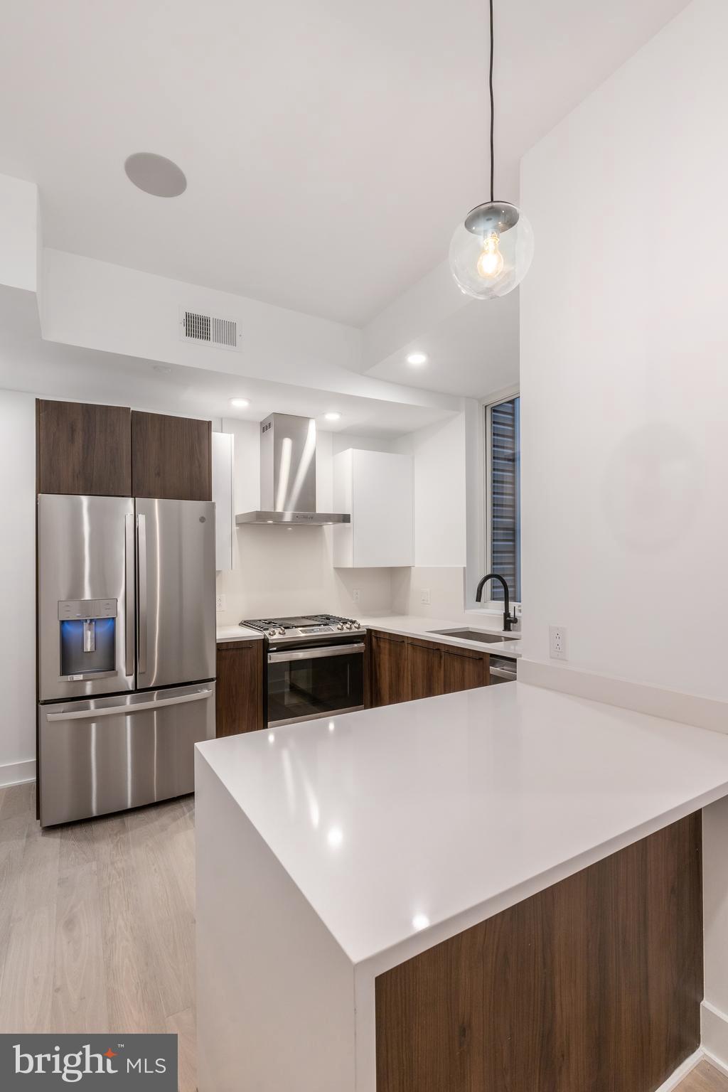 GRADUATE HOSPITAL - Residential Lease