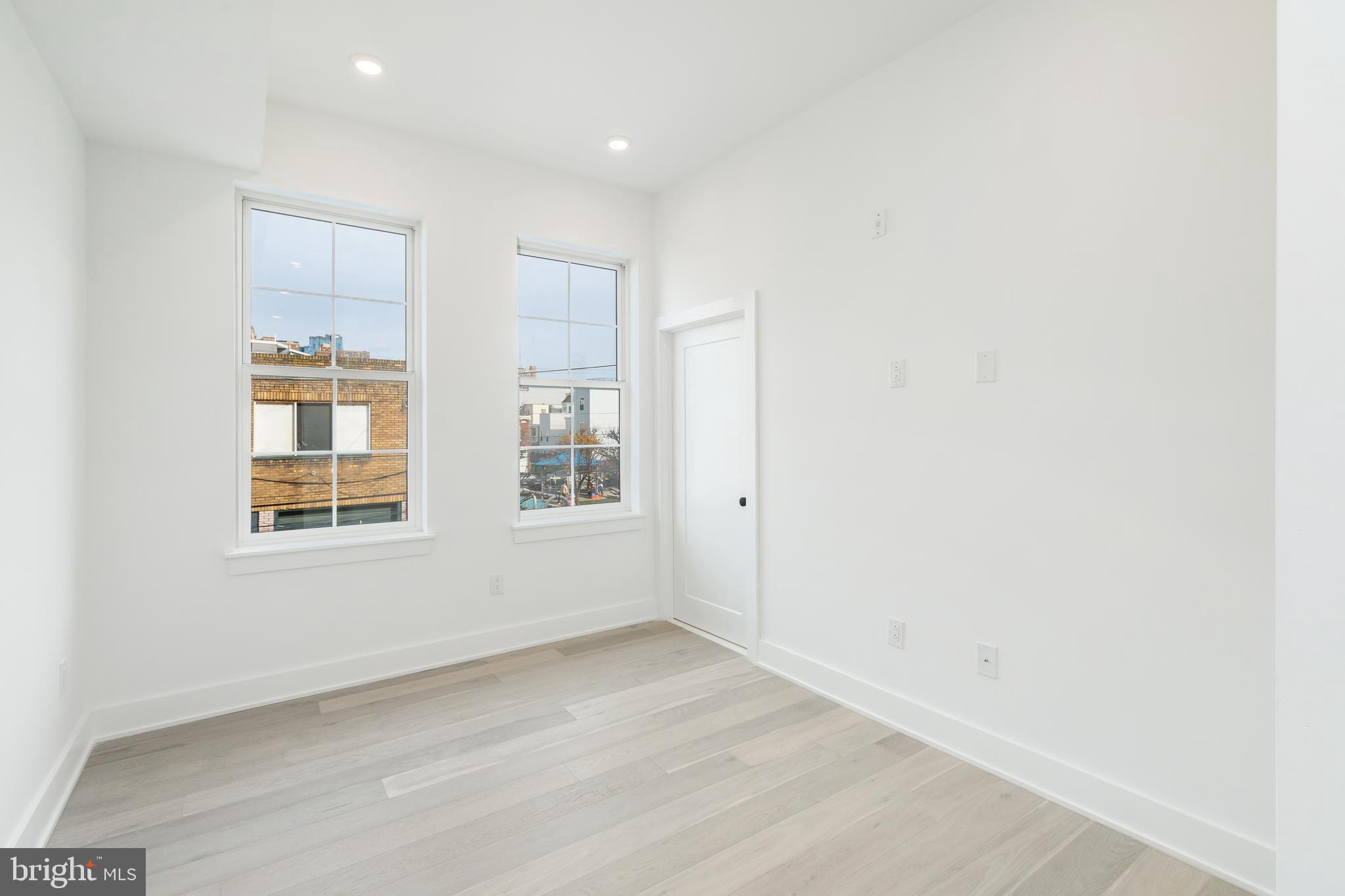 GRADUATE HOSPITAL - Residential Lease