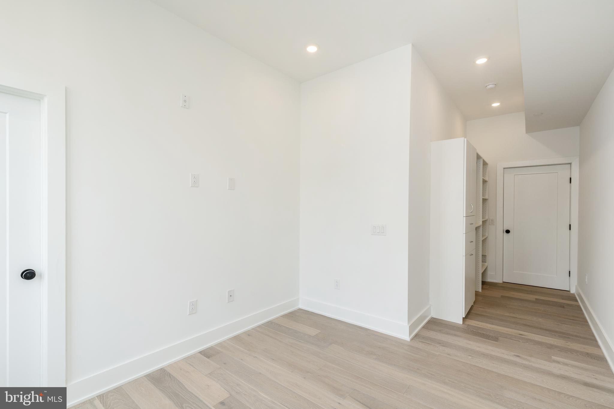 GRADUATE HOSPITAL - Residential Lease