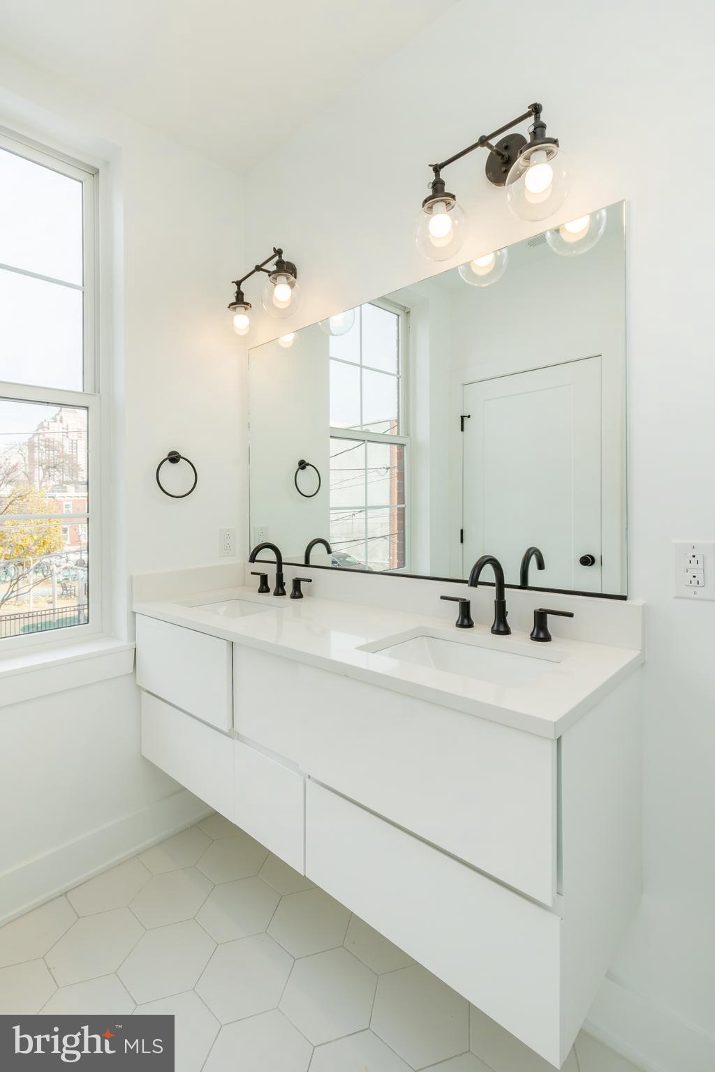 GRADUATE HOSPITAL - Residential Lease