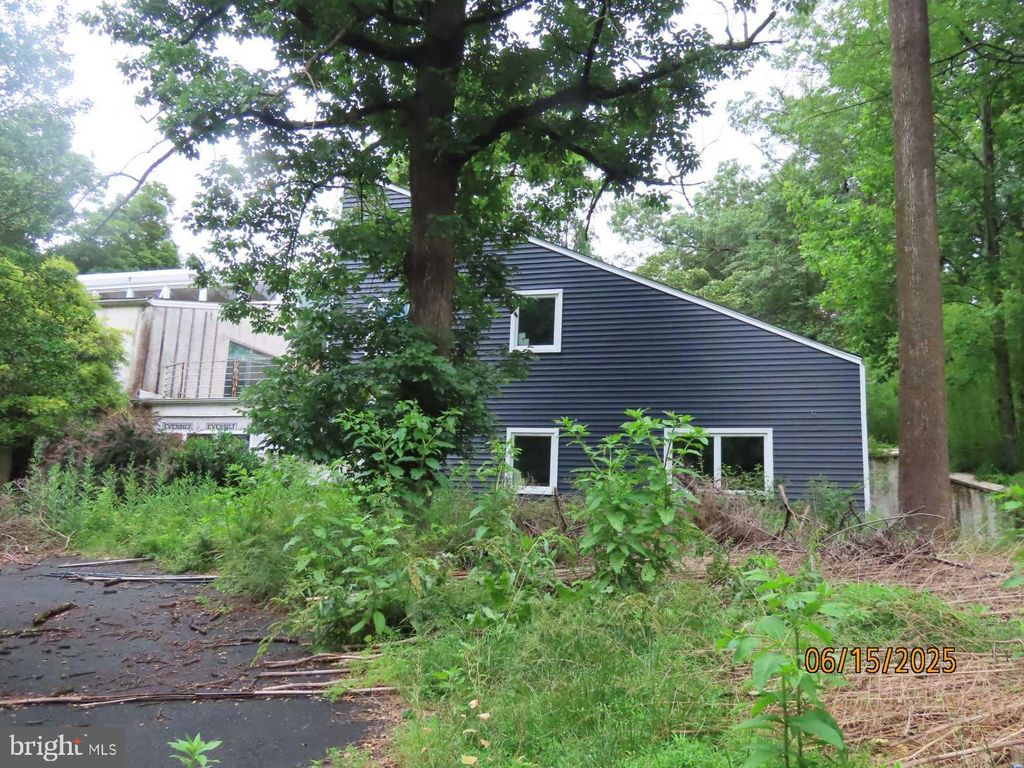 Photo of 1710 Twining Road, WILLOW GROVE, PA 19090 (MLS # PAMC2162398)