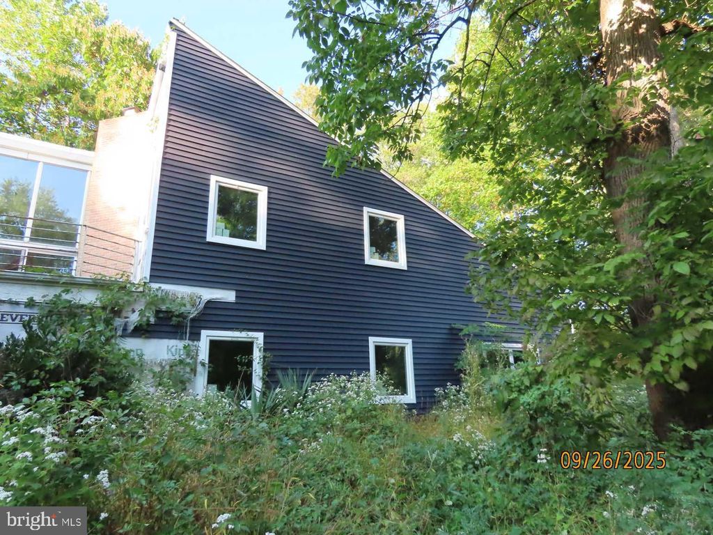 Photo of 1710 Twining Road, WILLOW GROVE, PA 19090 (MLS # PAMC2162398)