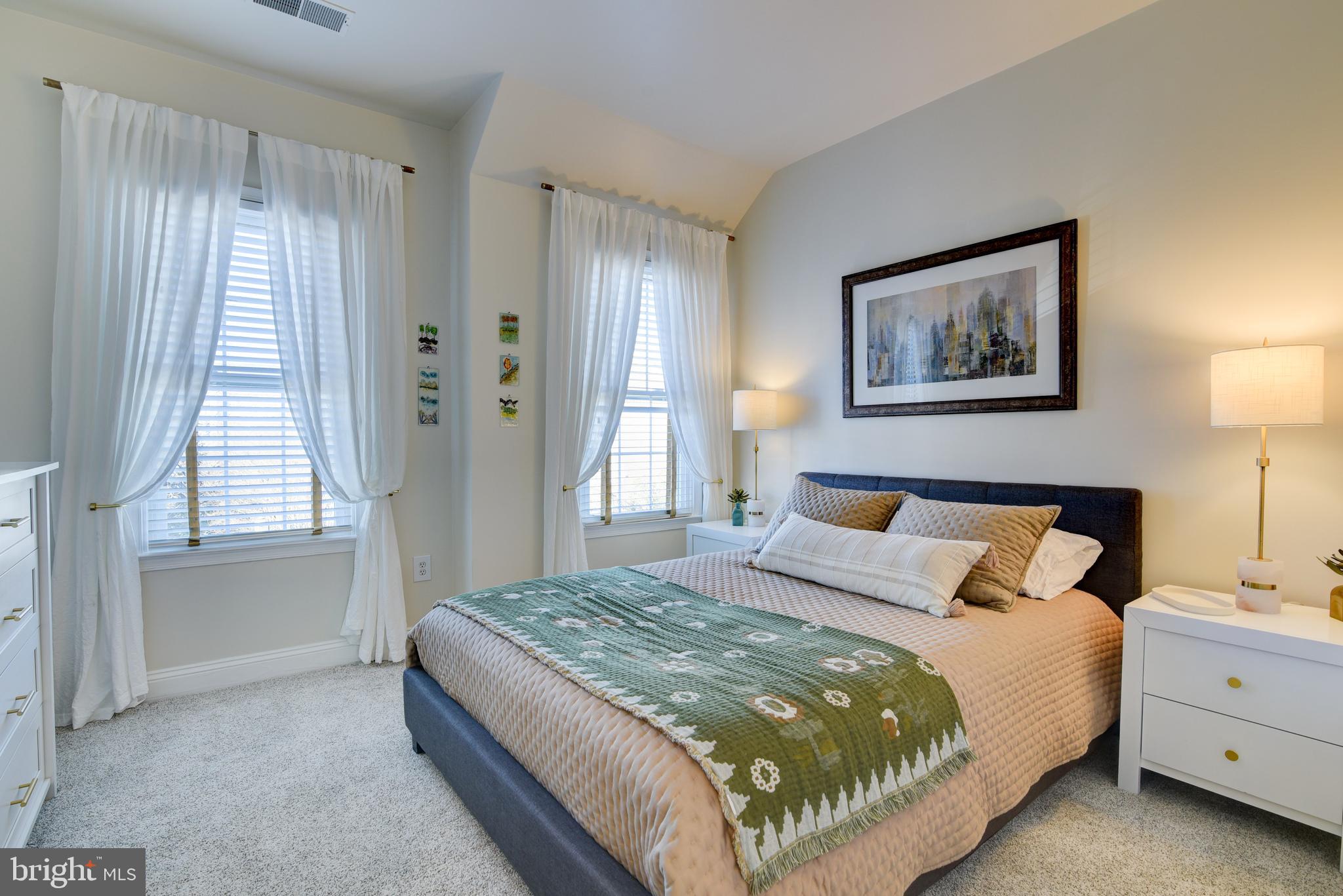 RIVER CREEK - Residential