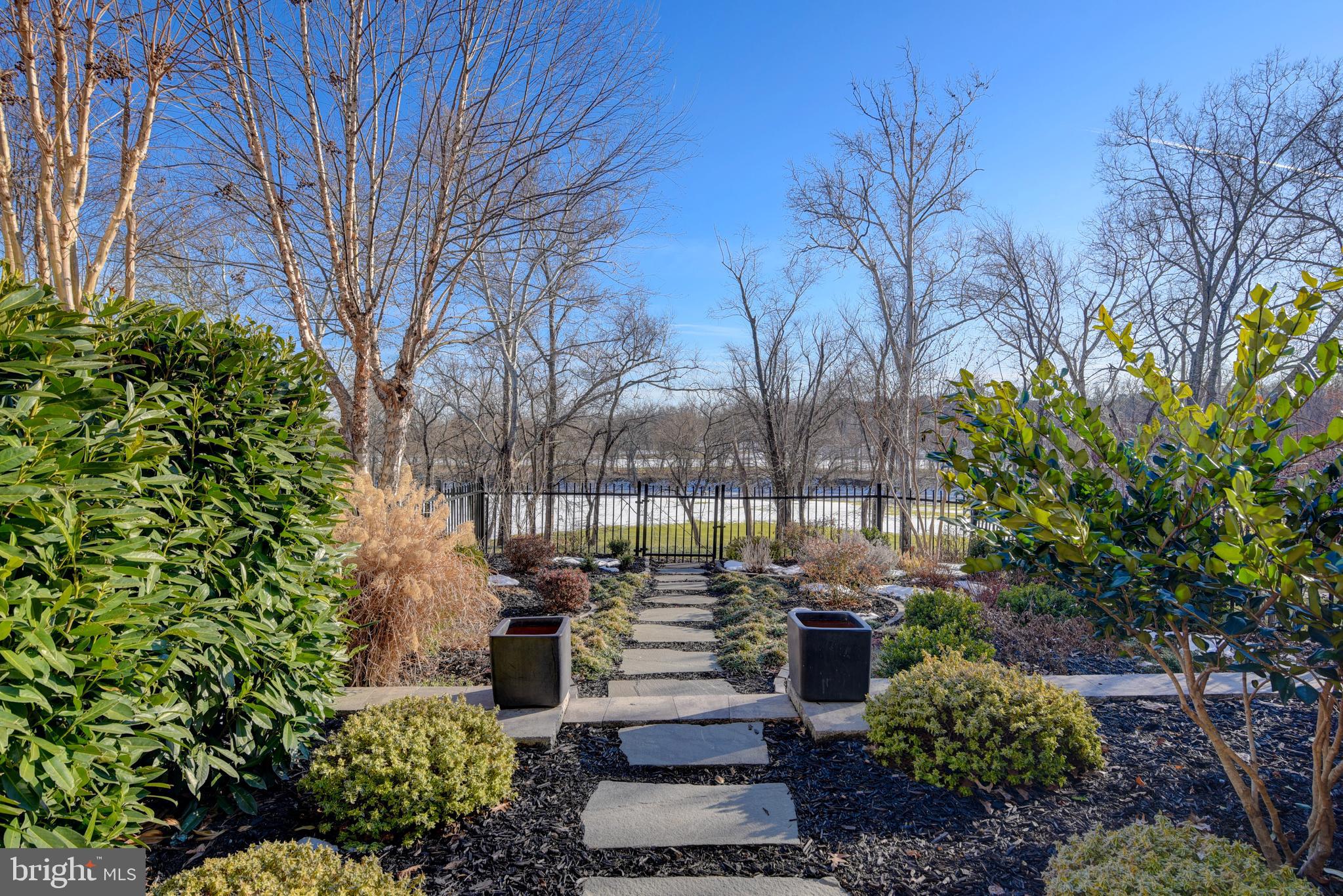 RIVER CREEK - Residential