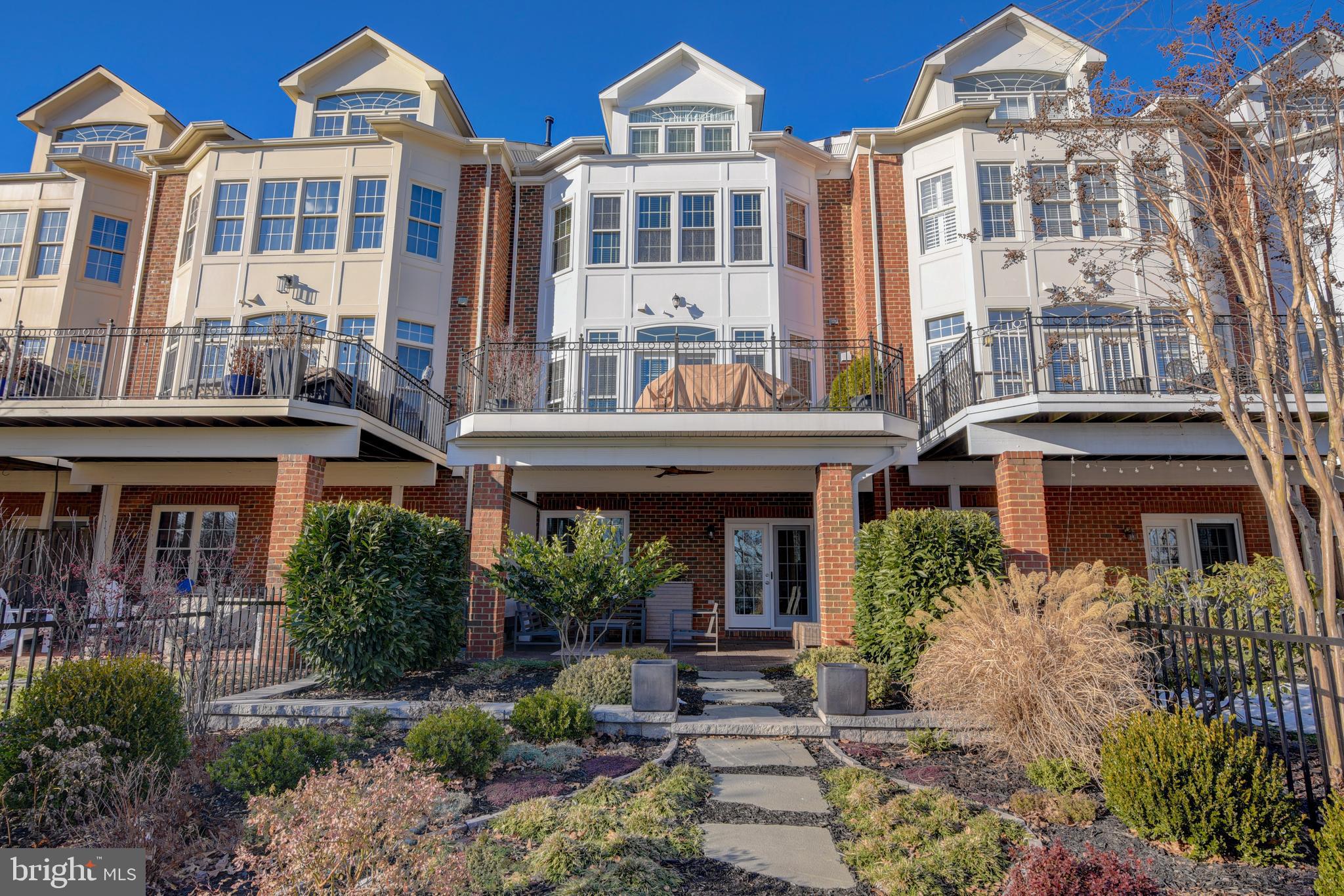 RIVER CREEK - Residential