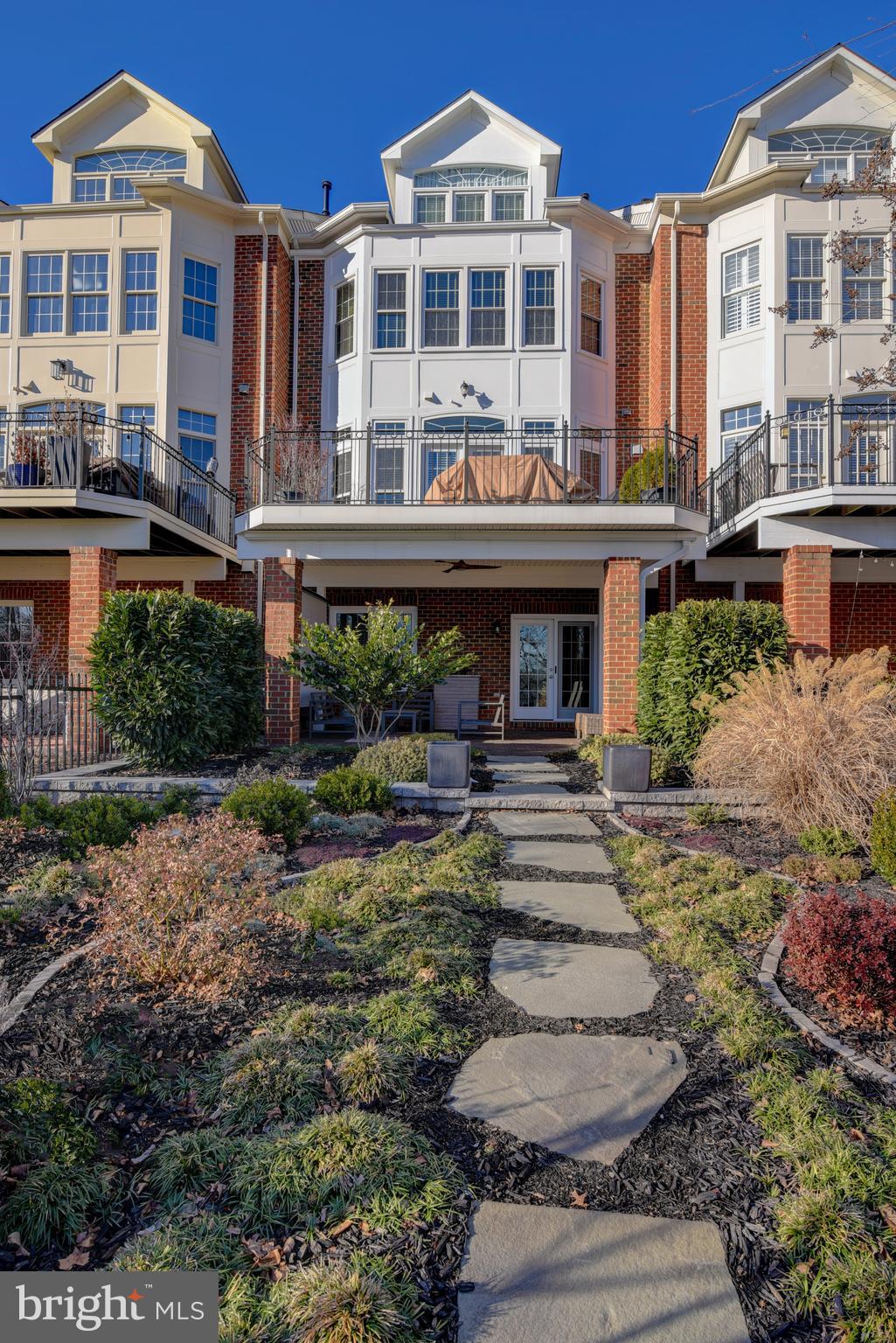 RIVER CREEK - Residential