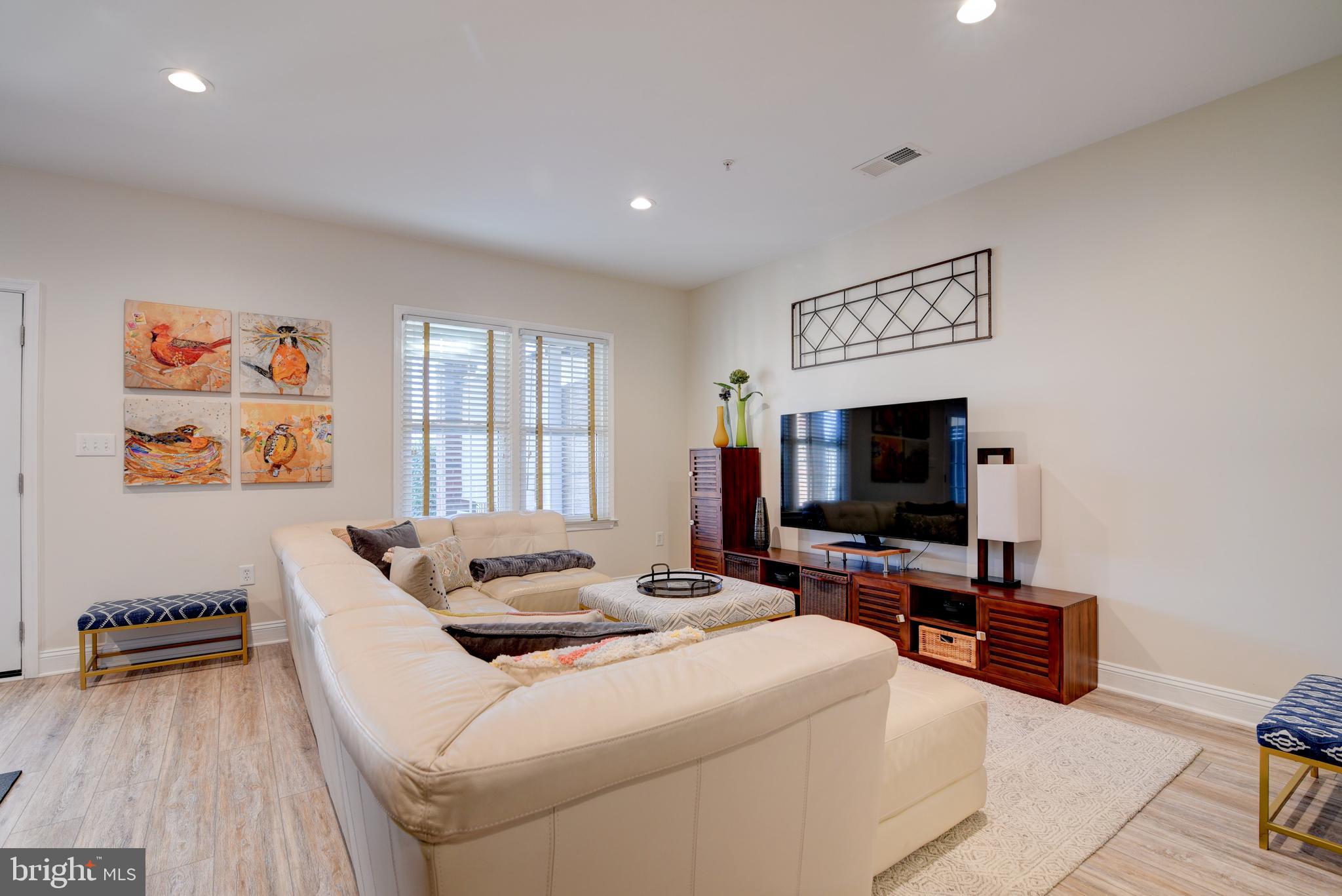 RIVER CREEK - Residential