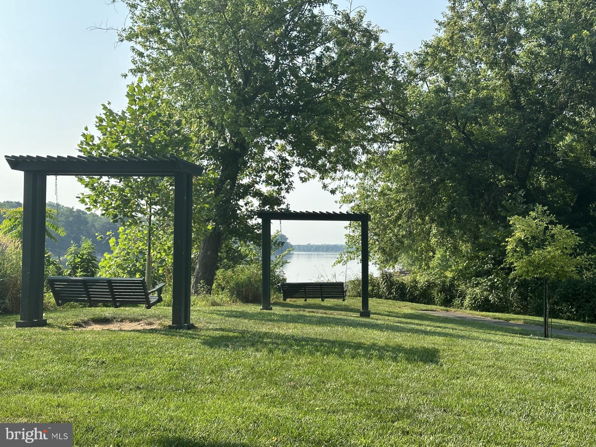 RIVER CREEK - Residential