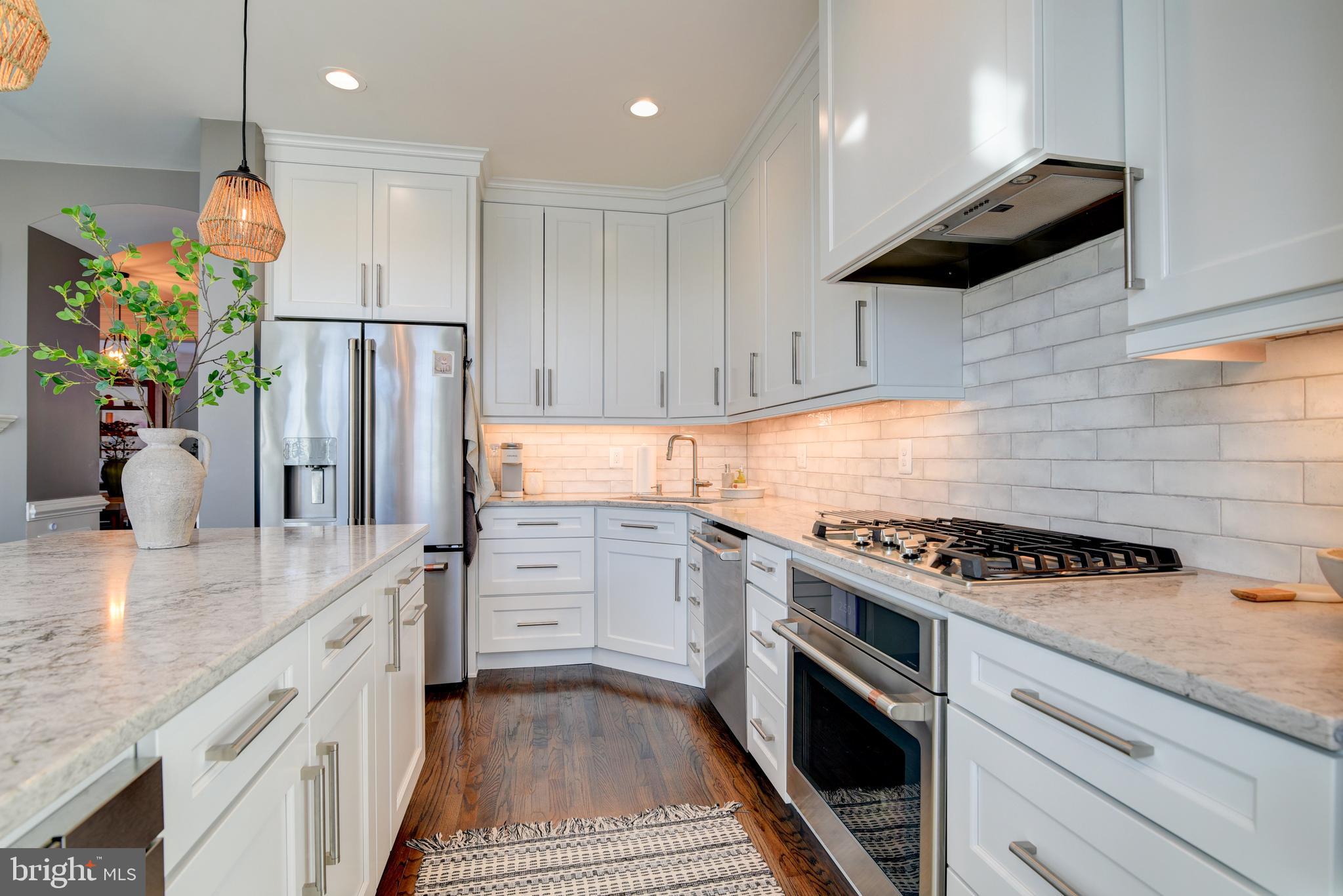 RIVER CREEK - Residential