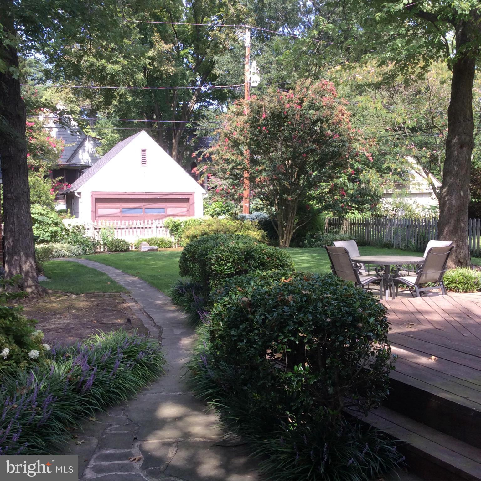 GREATER HOMELAND HISTORIC DISTRICT - Residential