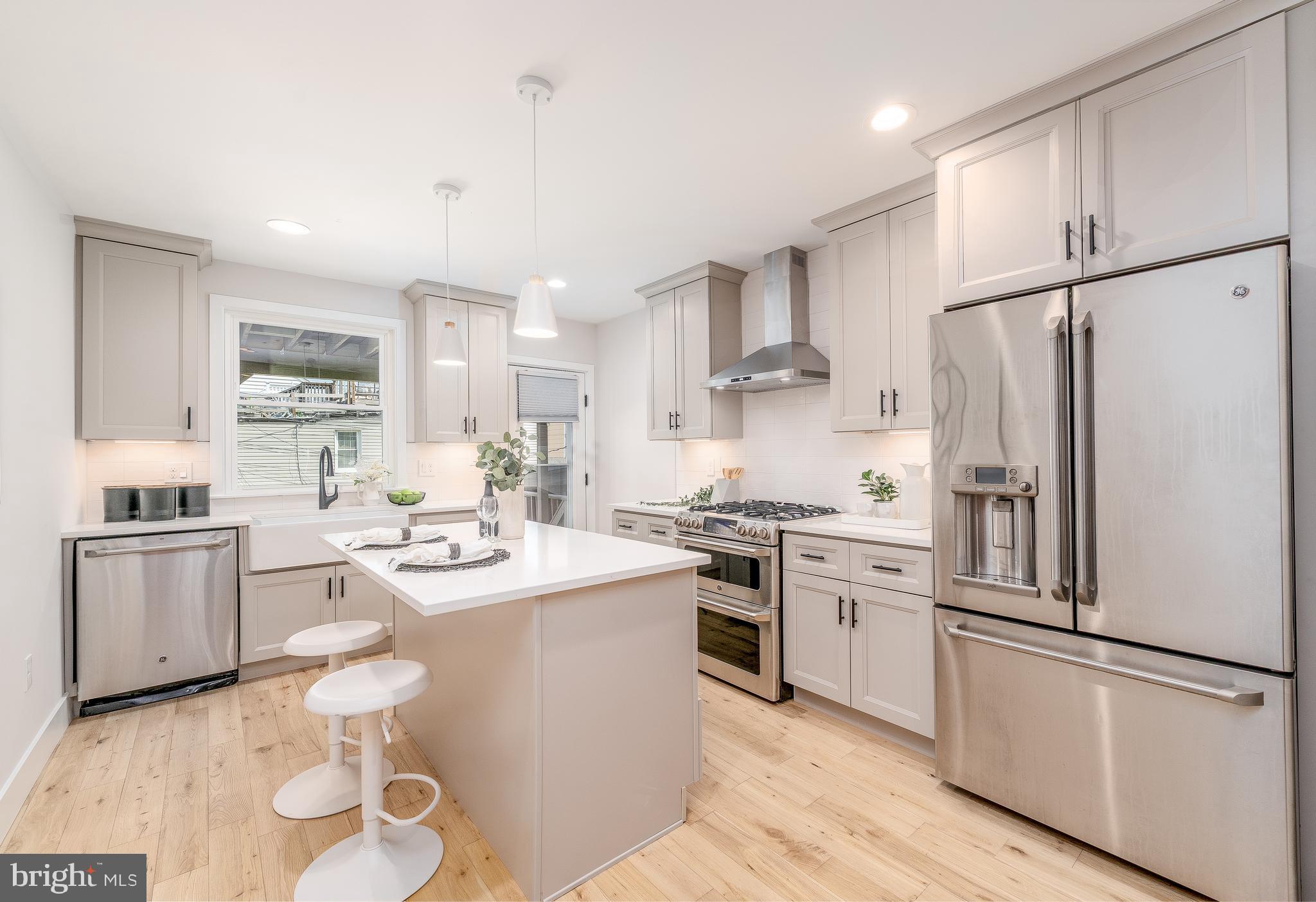 RIVERSIDE - Residential