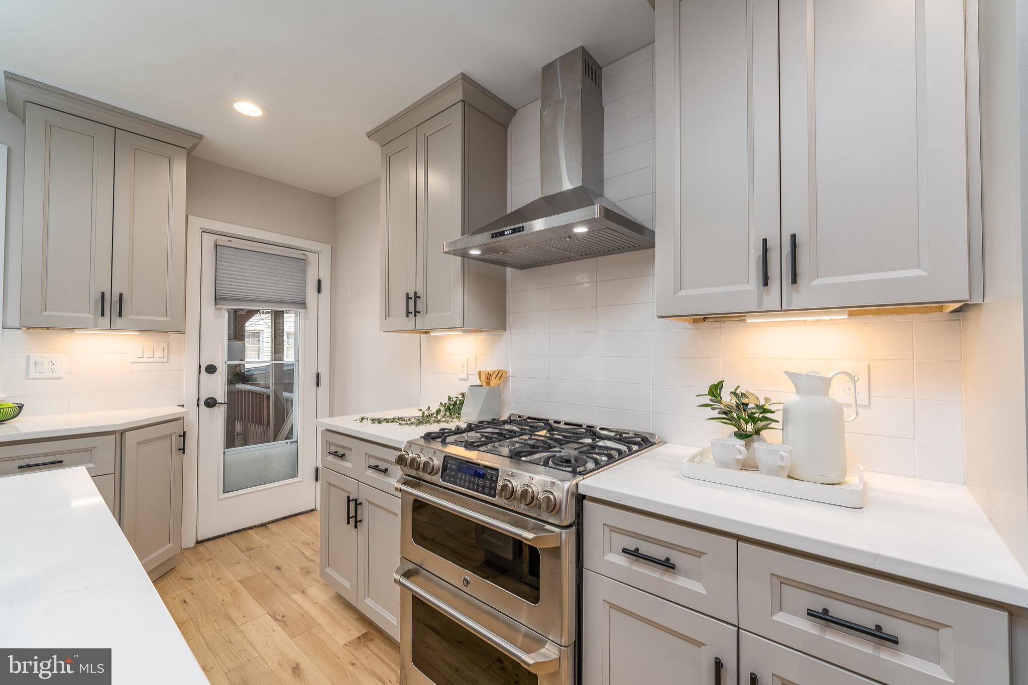 RIVERSIDE - Residential